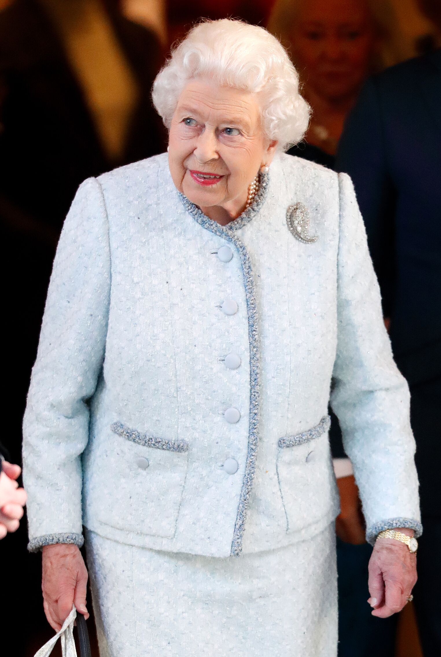 La reine Elizabeth II lors d'un déjeuner de Noël | Source: Getty Images