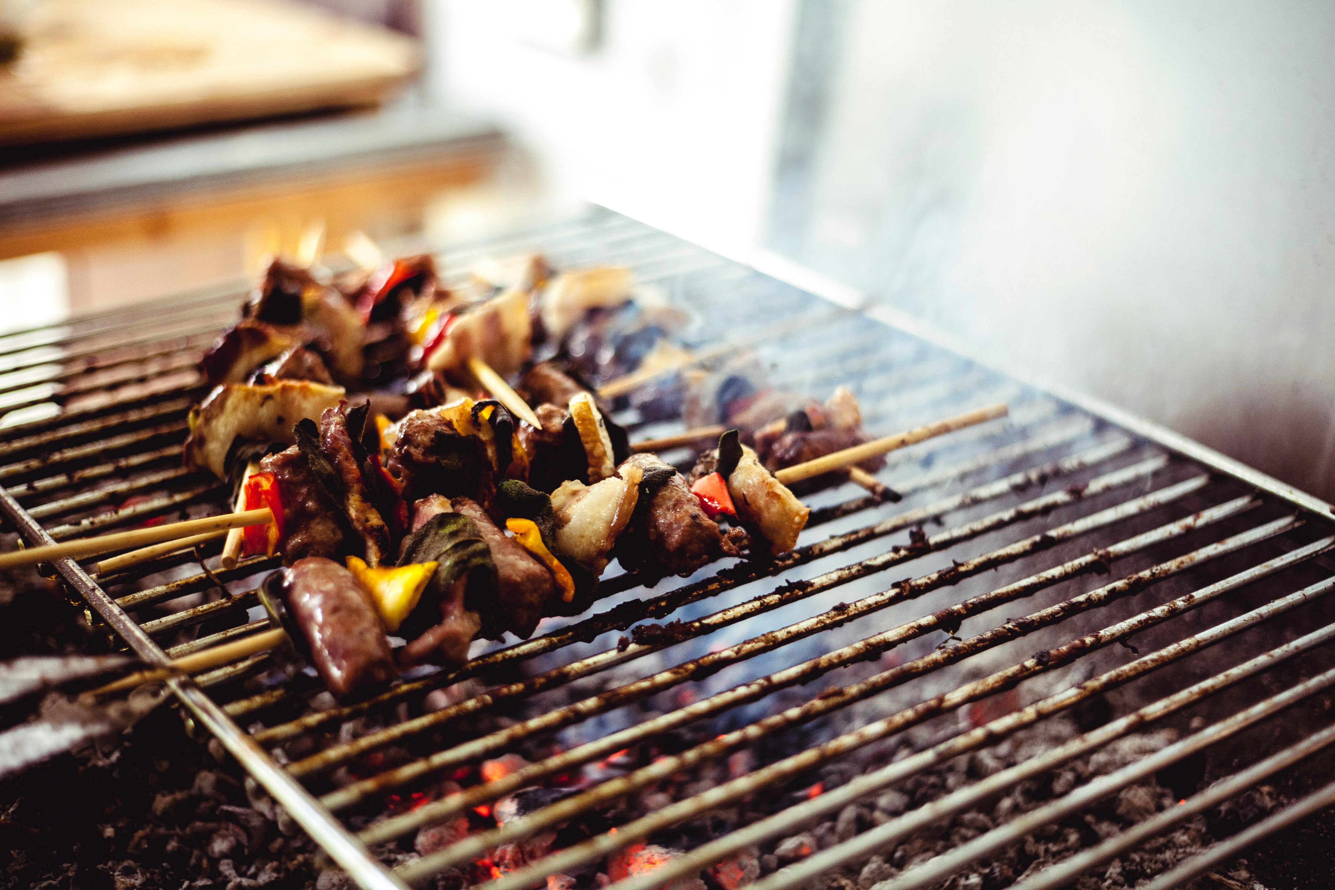 Kebabs en train de rôtir | Source : Pexels