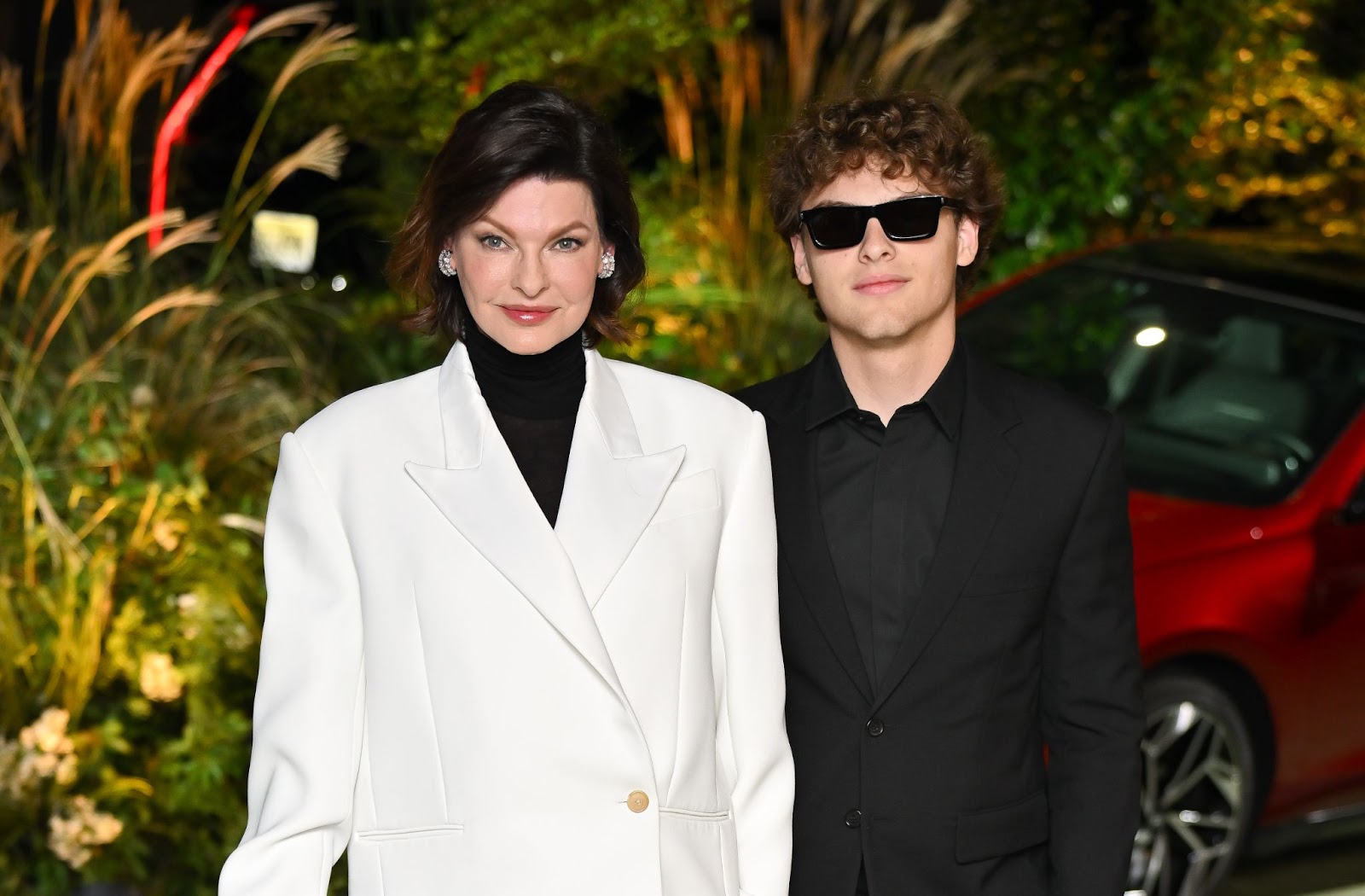 Linda Evangelista et Augustin ont partagé un moment lors de la cérémonie de remise des prix WSJ. Magazine 2024 Innovator Awards, reflétant leur forte connexion alors qu'il l'accompagne lors d'événements de premier plan. | Source : Getty Images