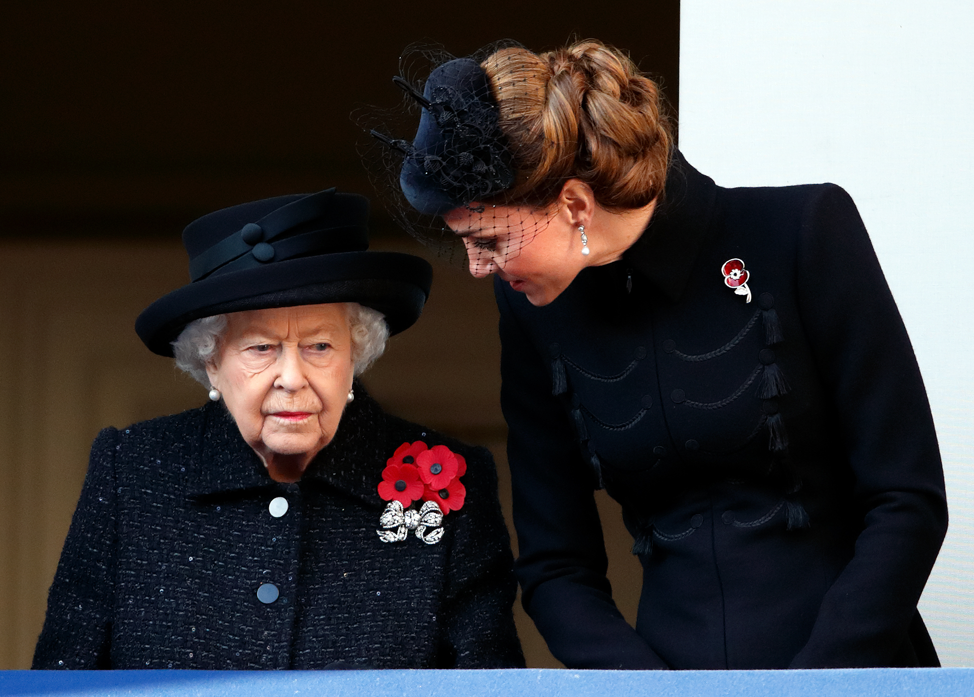 La reine Élisabeth II et Catherine, duchesse de Cambridge, assistent à la cérémonie annuelle du dimanche du Souvenir au cénotaphe, le 10 novembre 2019 à Londres, en Angleterre. | Source : Getty Images