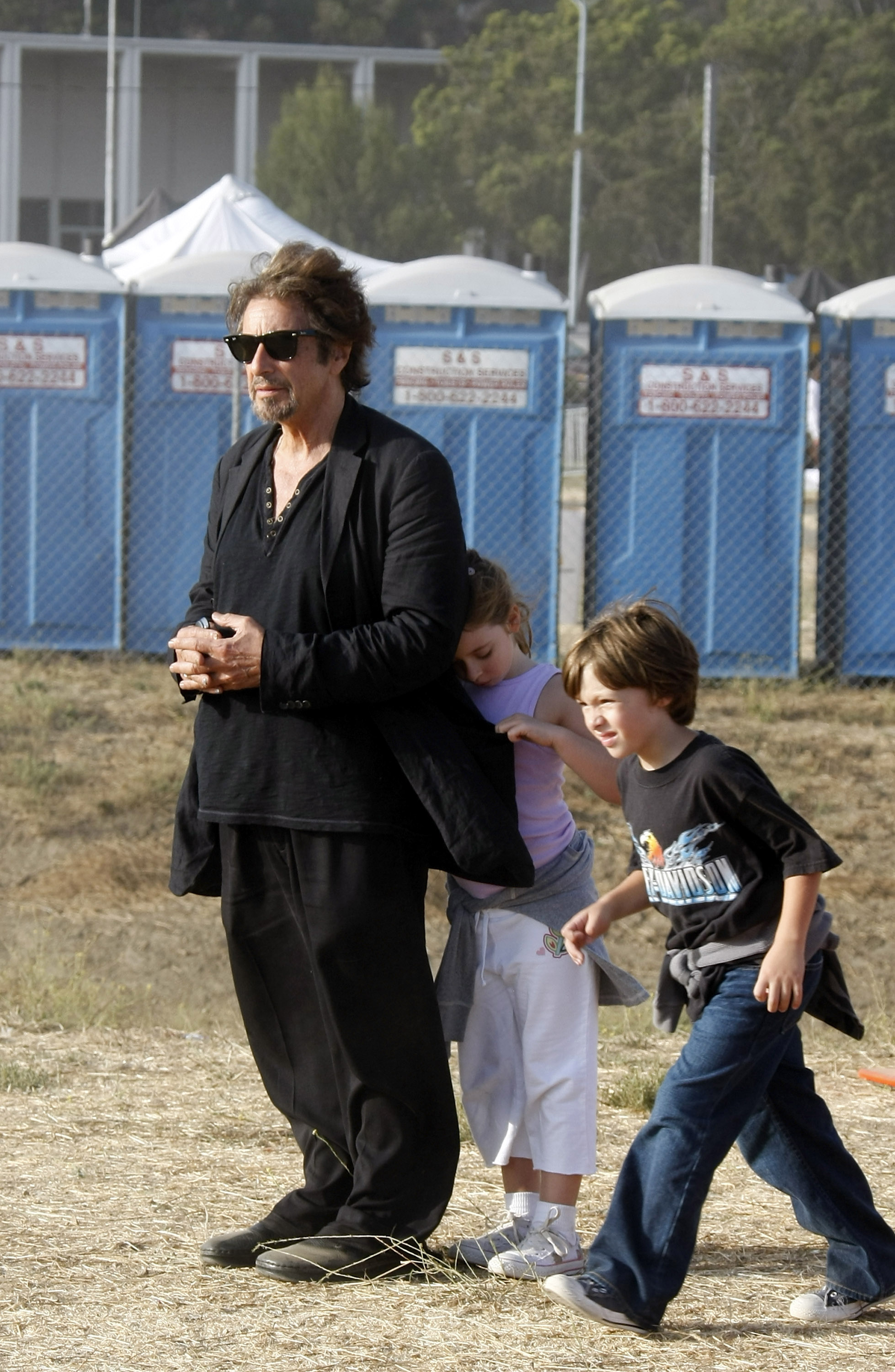 Al Pacino, sa fille Olivia et son fils Anton sont vus à la foire de Malibu le 31 août 2008 | Source : Getty Images