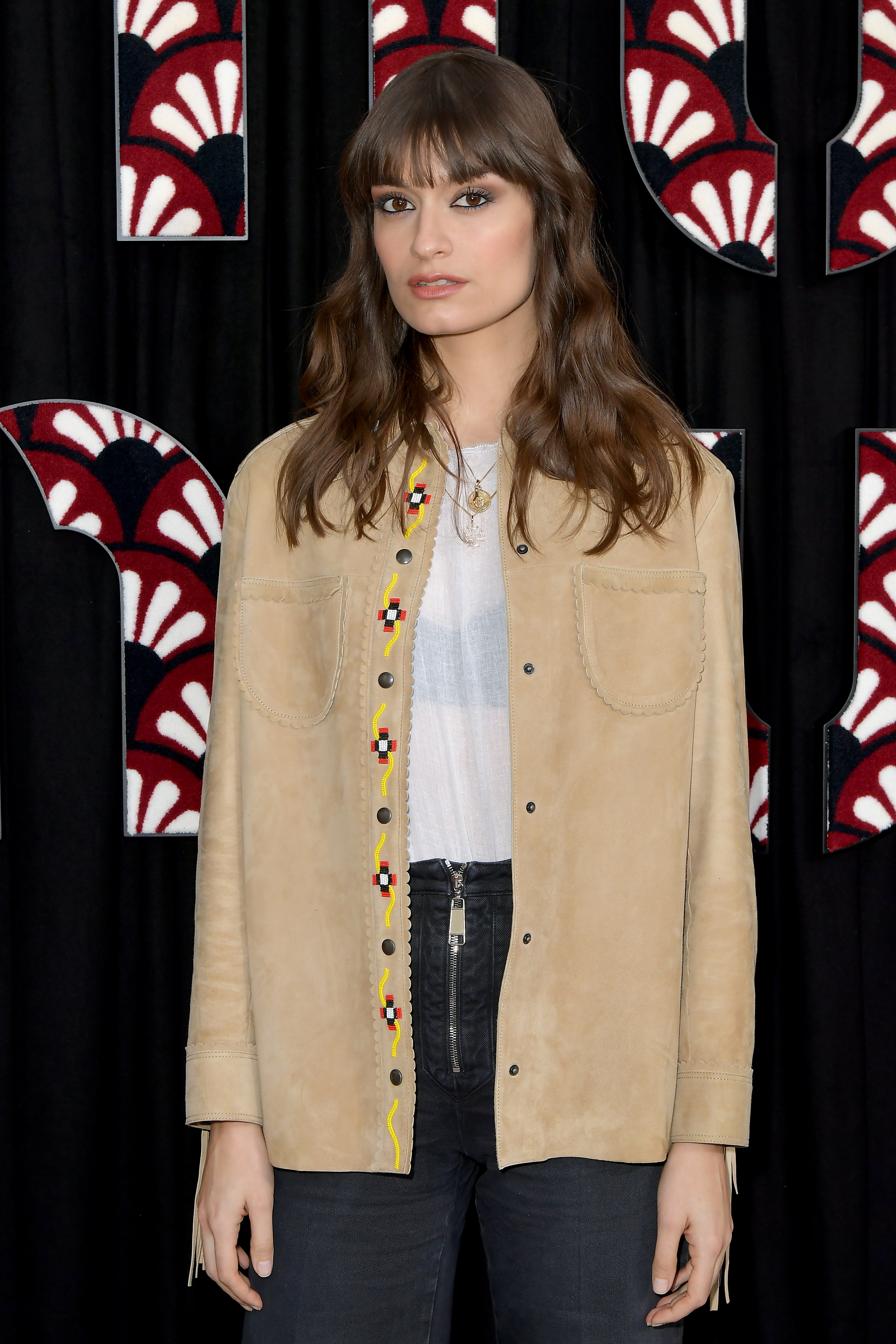 Clara Luciani au défilé Miu Miu dans le cadre de la Semaine de la Mode Parisienne Vêtement Femme Automne-Hiver 20202021 le 03 mars 2020 à Paris, France. | Source : Getty Images