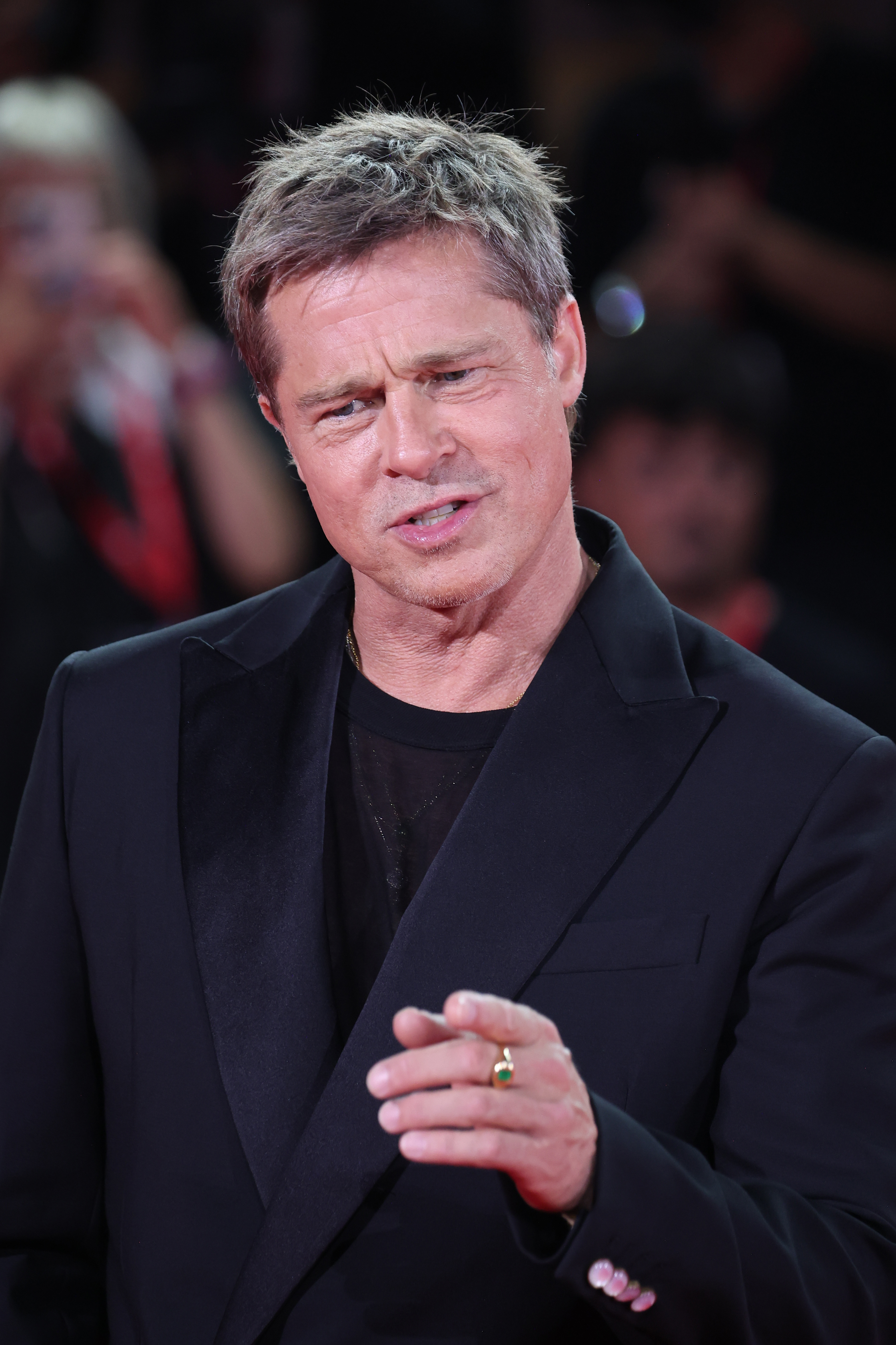 Brad Pitt assiste au tapis rouge des "Loups" lors de la 81e édition du Festival international du film de Venise, le 1er septembre 2024 | Source : Getty Images