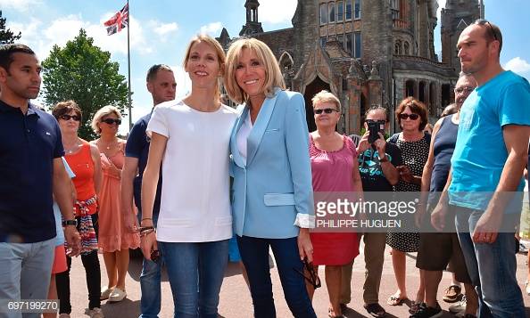 Brigitte Macron et sa fille au bureau de vote après avoir voté  / Photo : Getty Image