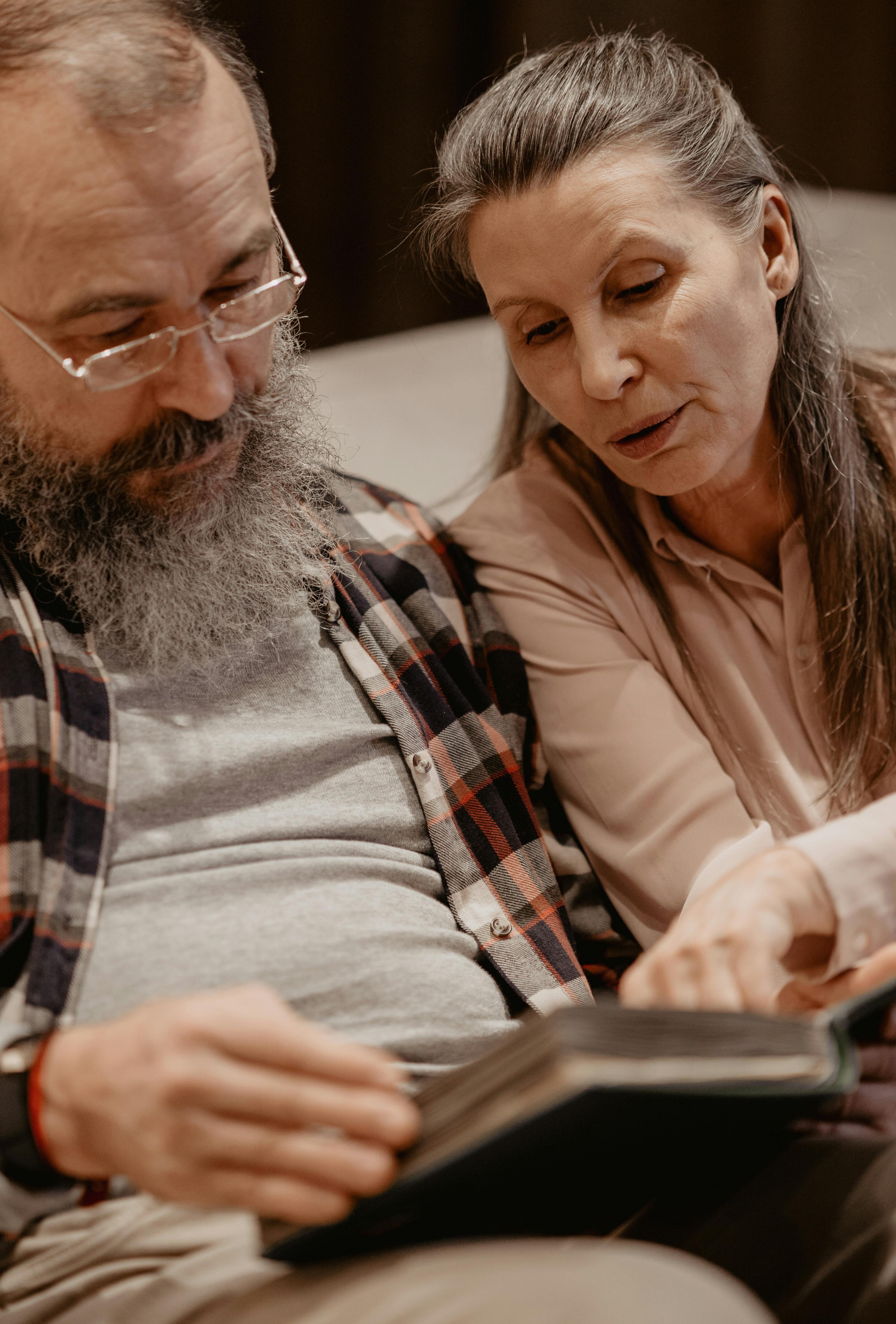 An elderly couple at home | Source: Pexels