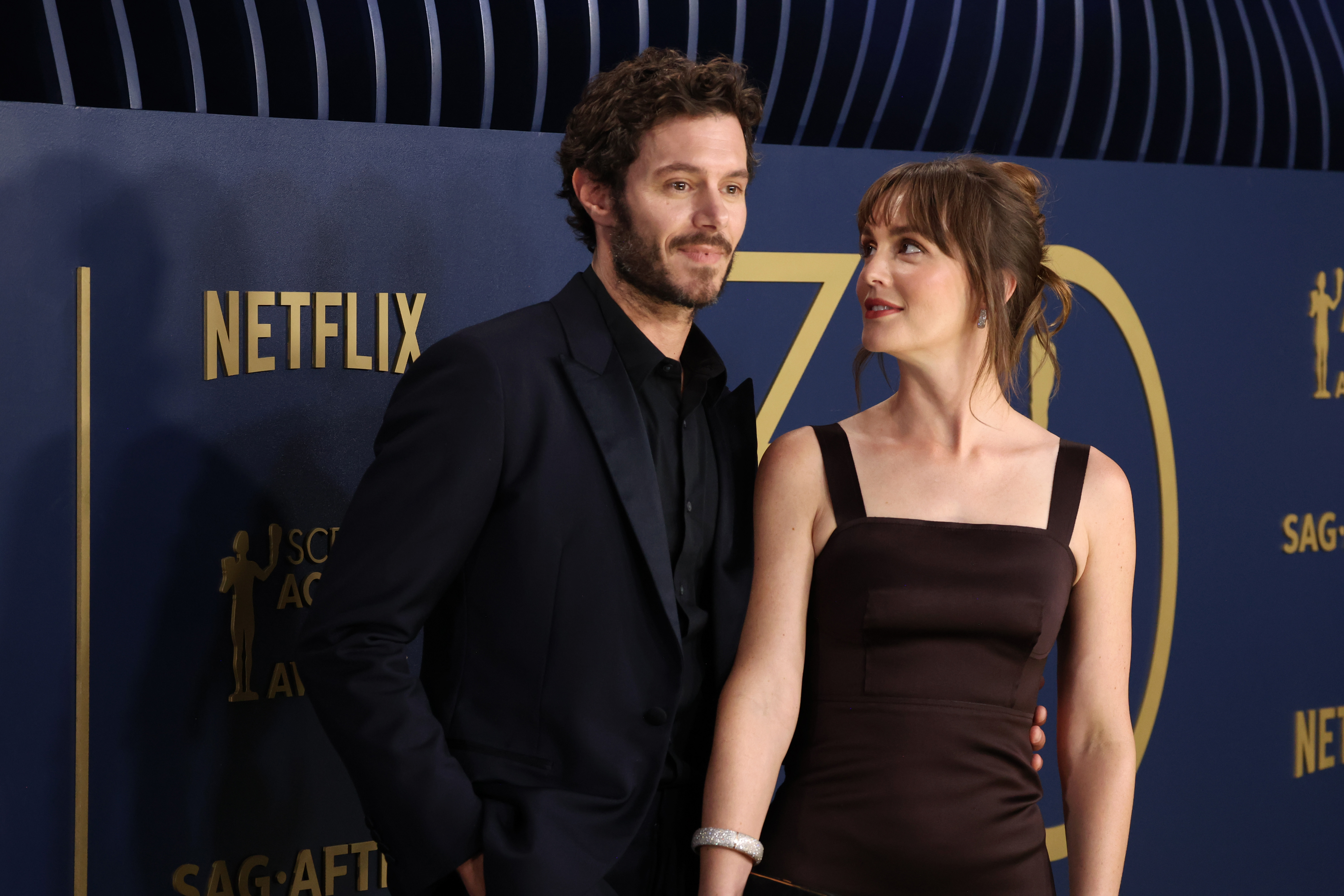 Adam Brody et Leighton Meester assistent à la 30e cérémonie annuelle des Screen Actors Guild Awards au Shrine Auditorium and Expo Hall le 24 février 2024 à Los Angeles, en Californie. | Source : Getty Images