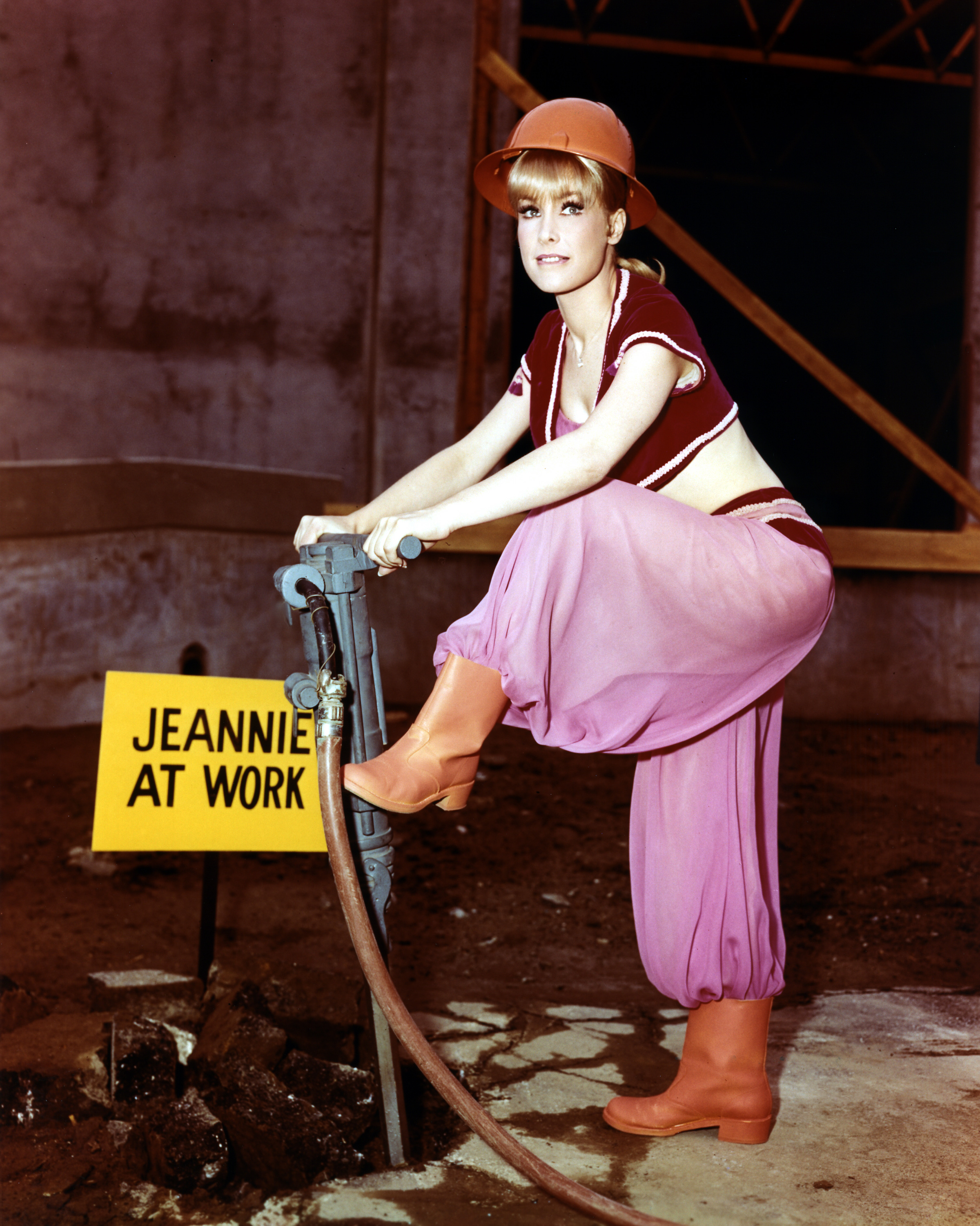 Barbara Eden, dans un portrait publicitaire pour la série télévisée américaine "I Dream of Jeannie", vers 1967. | Source : Getty Images