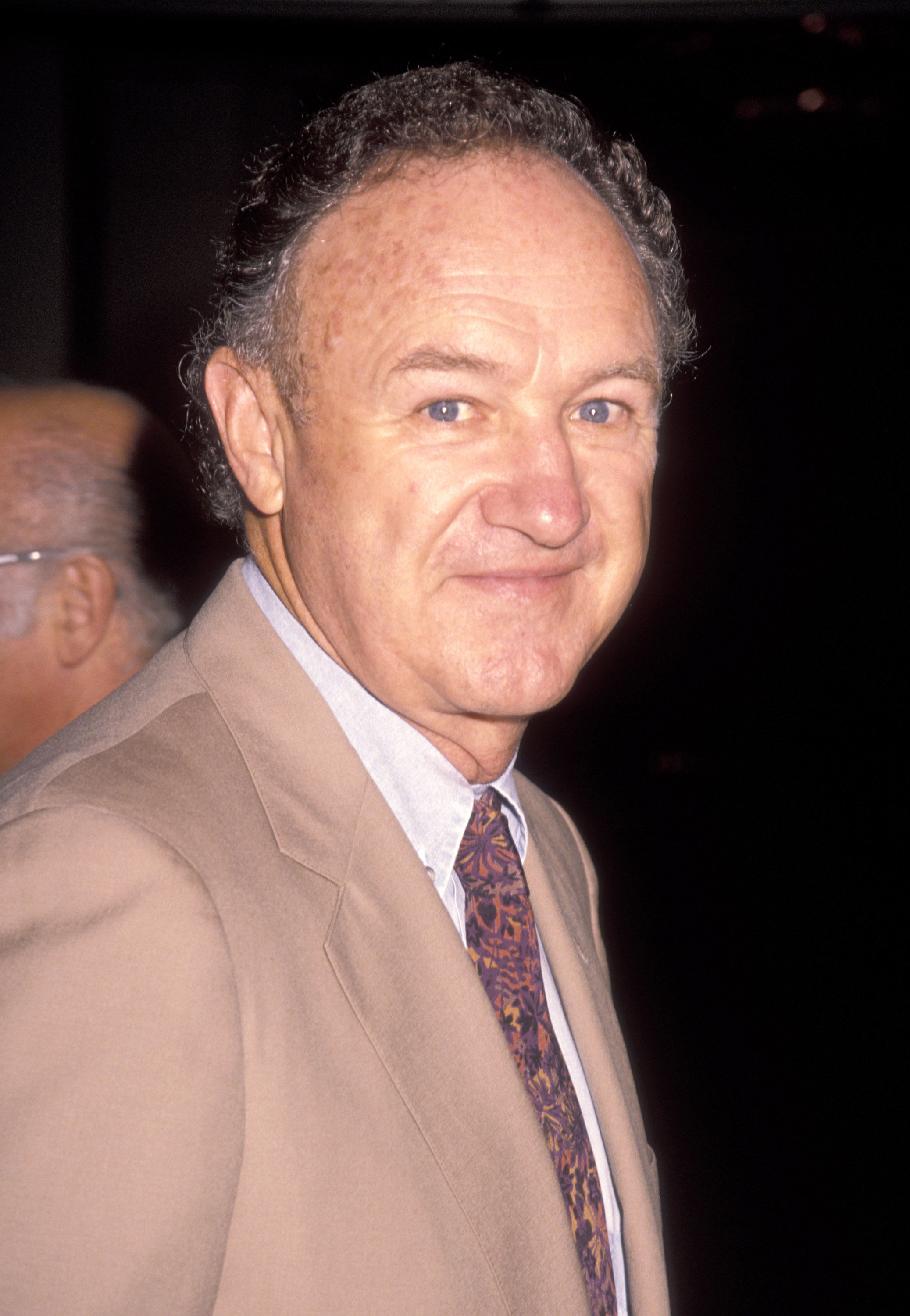 Gene Hackman lors d'un déjeuner au profit d'associations caritatives permanentes à l'hôtel Beverly Hilton de Beverly Hills, Californie, le 27 septembre 1990 | Source : Getty Images