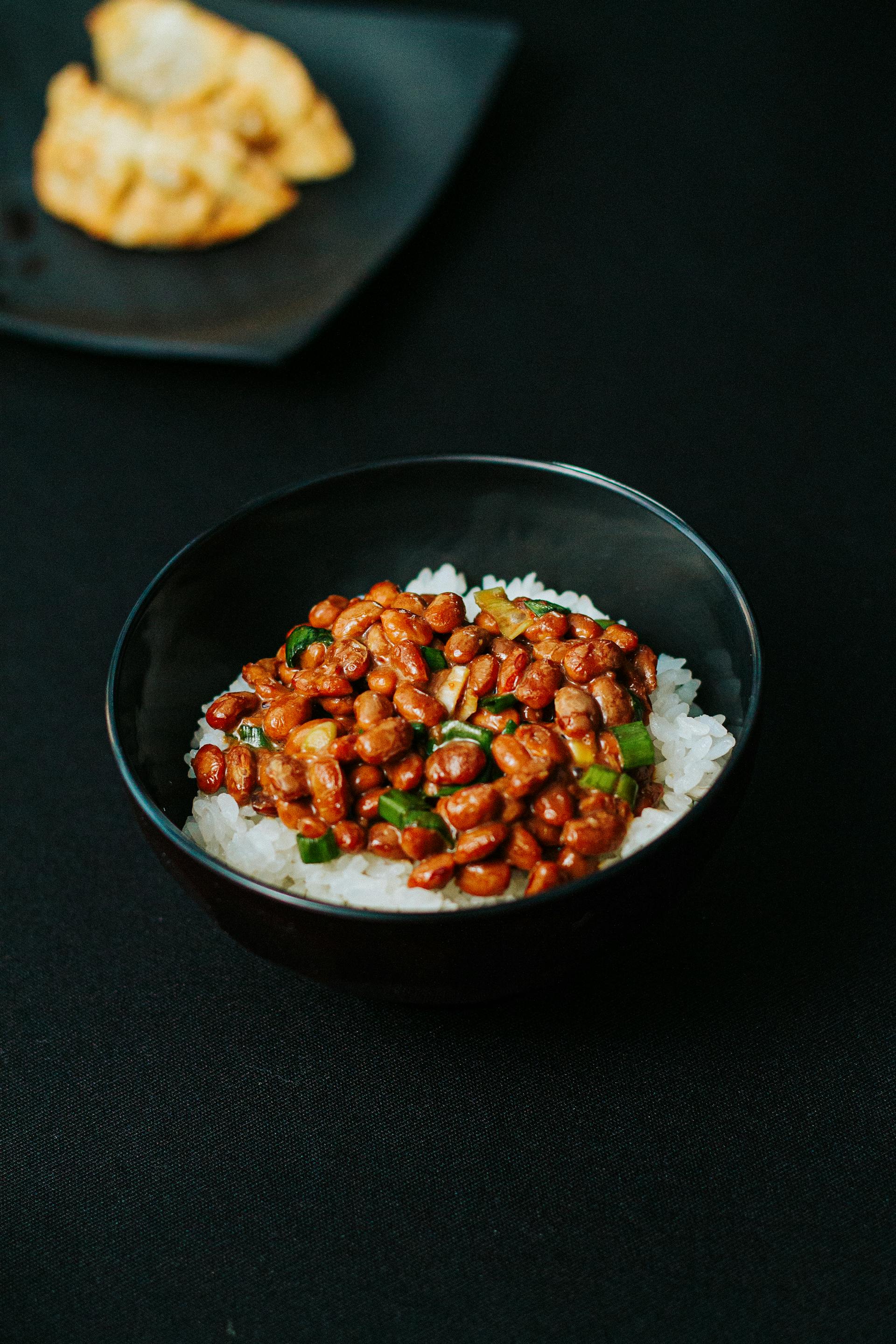 Un bol de riz et de haricots | Source : Pexels