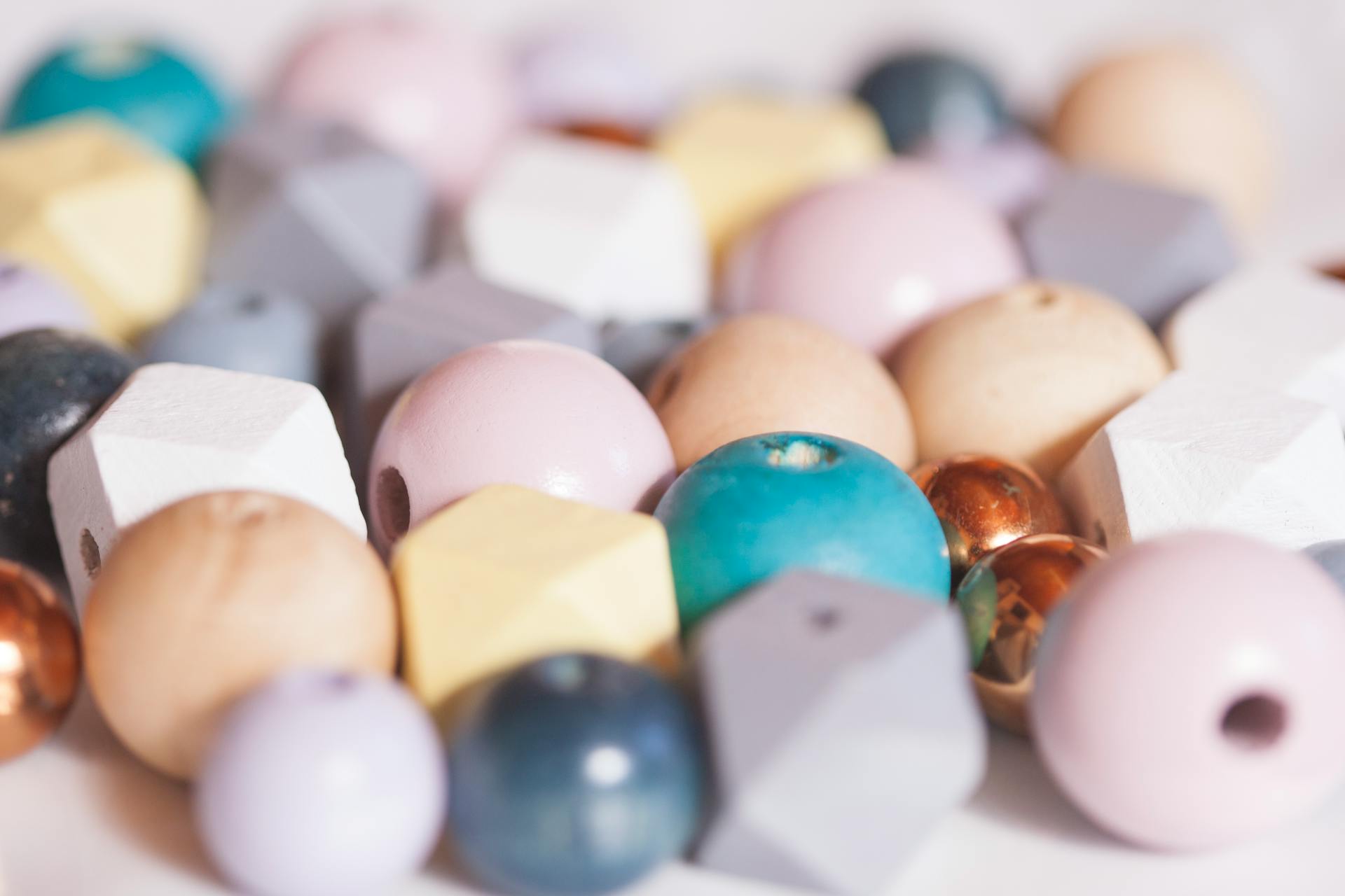Perles assorties | Source : Pexels