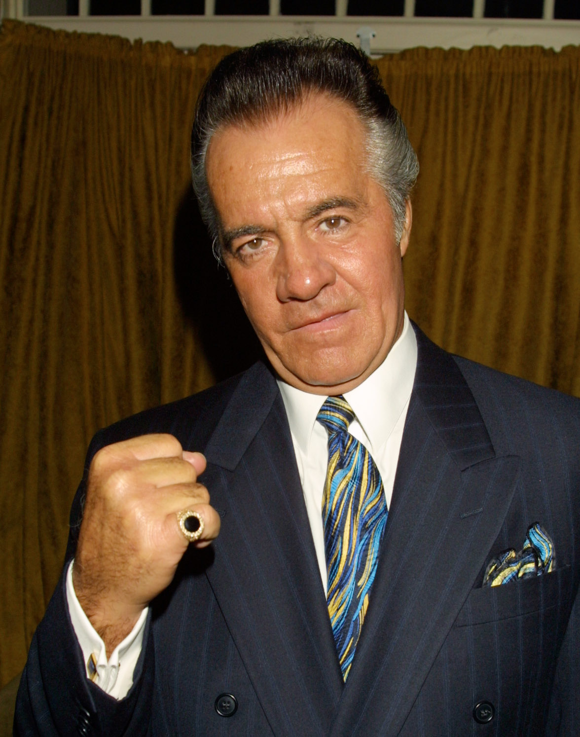 Dans la vraie vie, Tony Sirico avait des liens avec le milieu avant de se lancer dans sa carrière d'acteur. Sur cette photo, on le voit assister à la célébration de Rodgers & Hammerstein’s