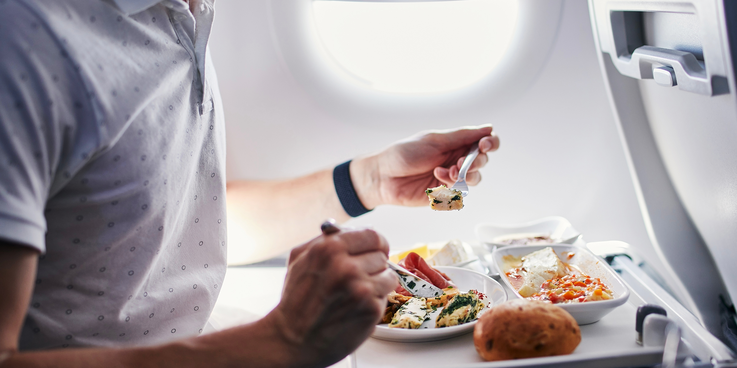 Nourriture dans un avion | Source : Shutterstock