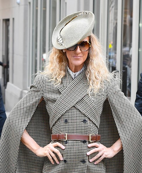 Céline Dion pose pour des photos dans la rue à Soho le 5 mars 2020 à New York. |Photo : Getty Images