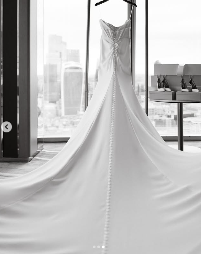 La robe de mariée de Melanie Brown conçue par la styliste britannique, Josephine Scott, tirée d'un post daté du 21 juillet 2025 | Source : Instagram/officialmelb