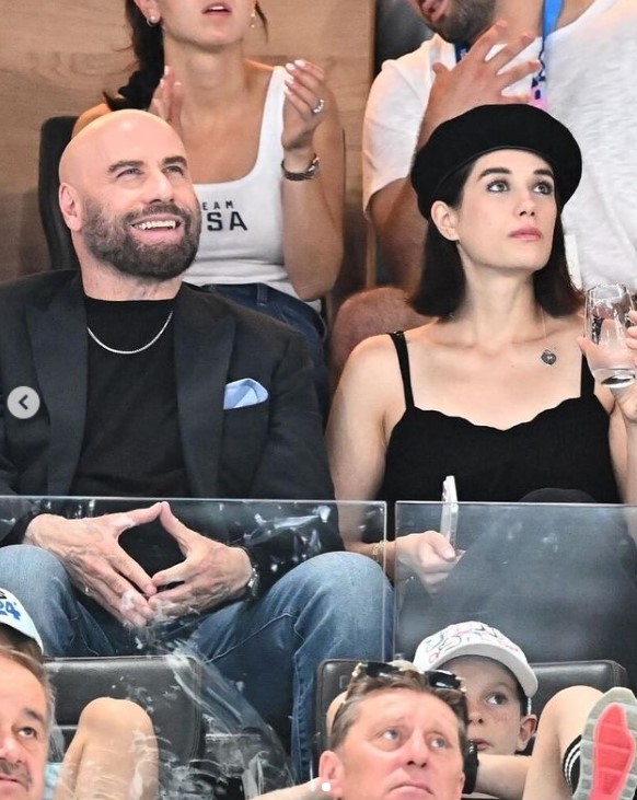 John Travolta et Ella Bleu Travolta aux Jeux olympiques de Paris 2024 à l'arène de Bercy le 03 août 2024, à Paris, en France. | Source : Instagram/justjared