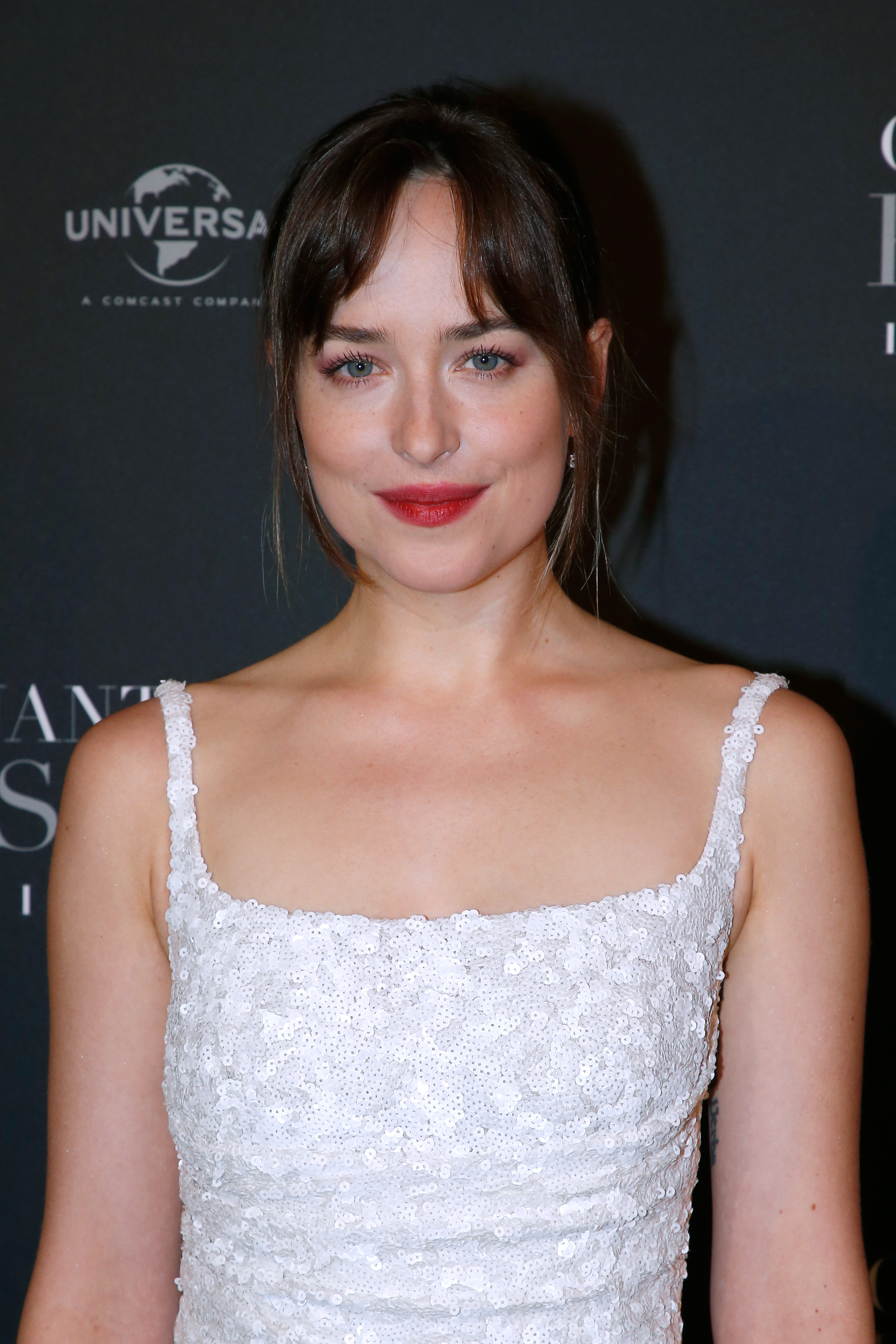 Dakota Johnson assiste à la première de "Fifty Shades Freed - 50 Nuances Plus Clair" à Paris, France, le 6 février 2018 | Source : Getty Images