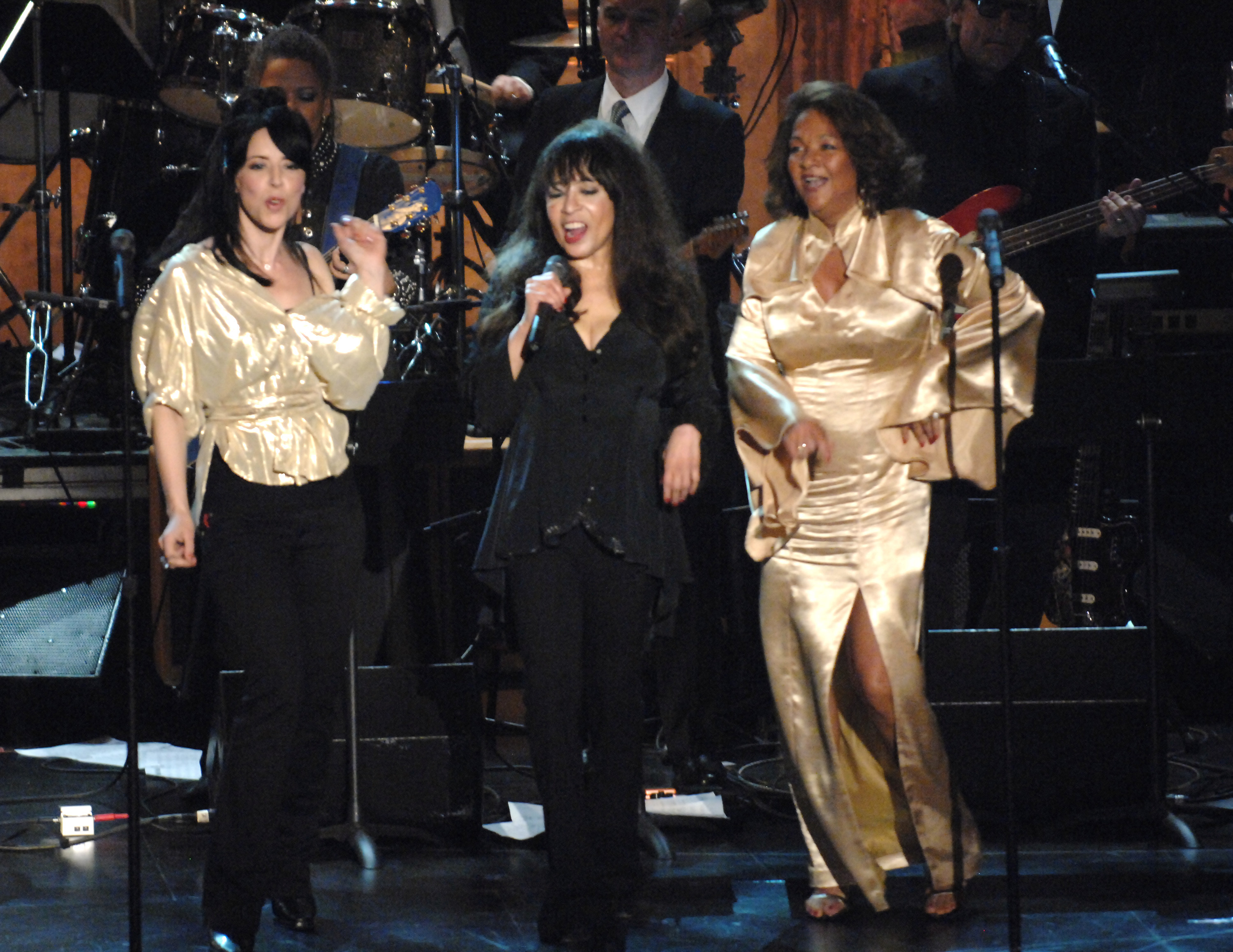 Les Ronettes se produisent lors de la 22e cérémonie annuelle du Rock and Roll Hall of Fame, le 12 mars 2007 | Source : Getty Images