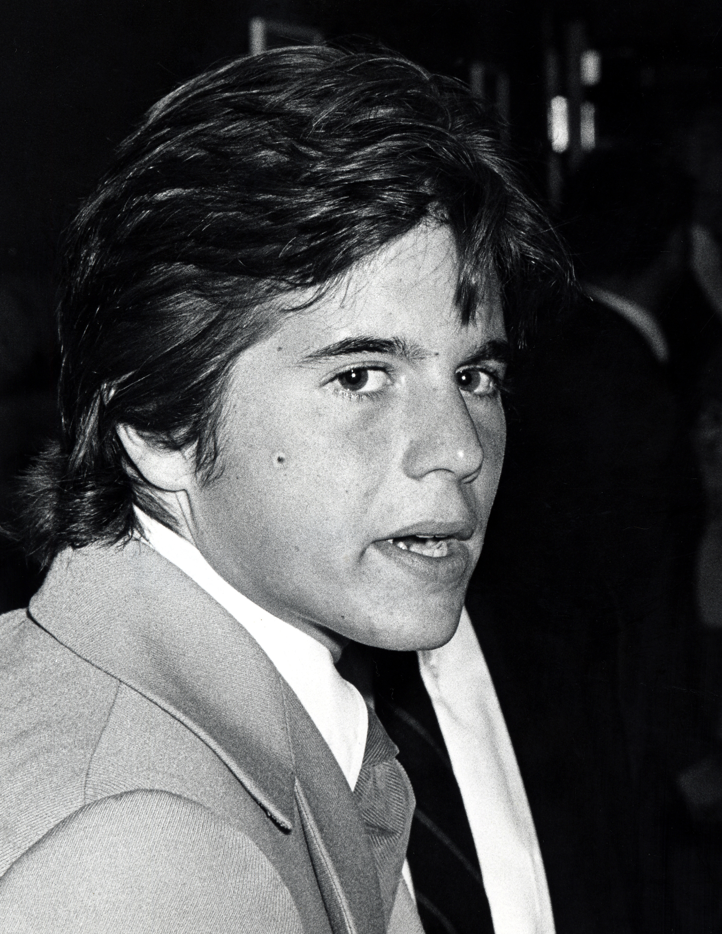 Desi Arnaz Jr. lors de la première de "A Boy and Girl" à Beverly Hills, Californie, le 10 avril 1969 | Source : Getty Images