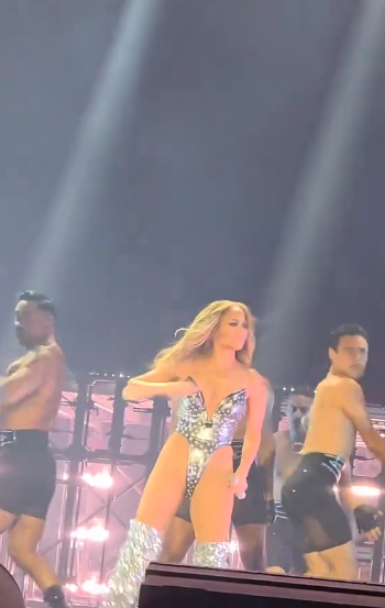 Jennifer Lopez interprète "Get Right" lors de la WorldPride D.C., le 7 juin 2025 | Source : TikTok/debbyxjlo
