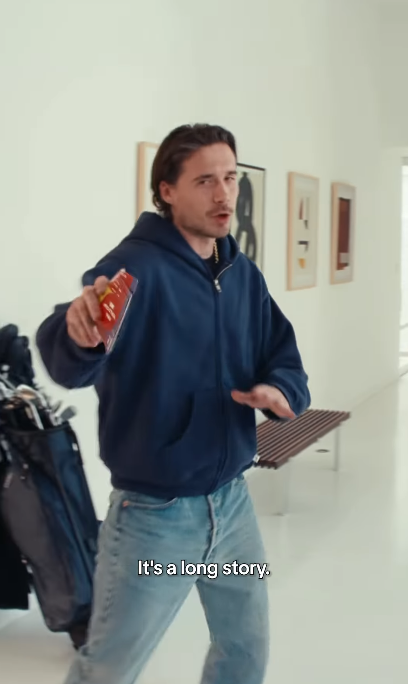 Ce moment a fait parler de lui, car certains internautes ont fait le lien entre cette campagne et la rupture familiale dont Brooklyn aurait fait l'objet. La pub a suscité des réactions mitigées sur Internet. | Source : Instagram/brooklynpeltzbeckham