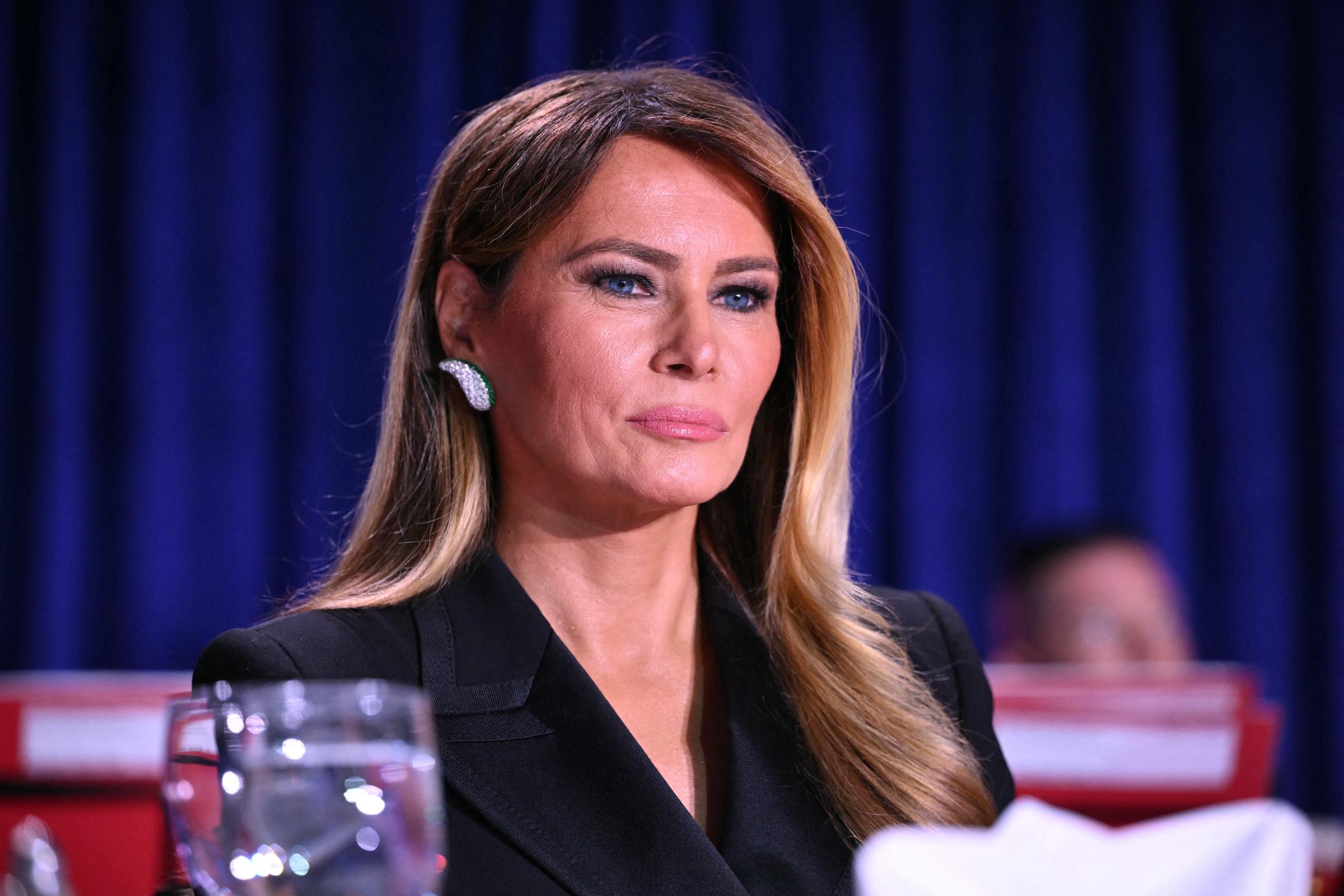 Melania Trump assiste au dîner des correspondants de la Maison Blanche au Washington Hilton à Washington, DC, le 25 avril 2026 | Source : Getty Images