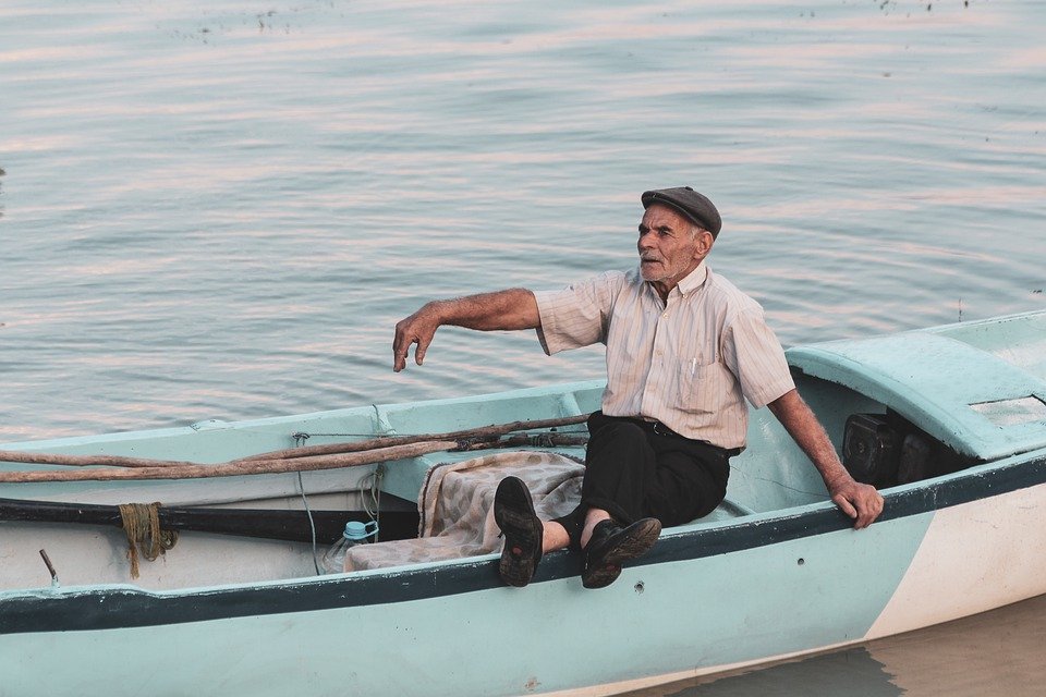 Un vieil homme. | Photo : Pixabay