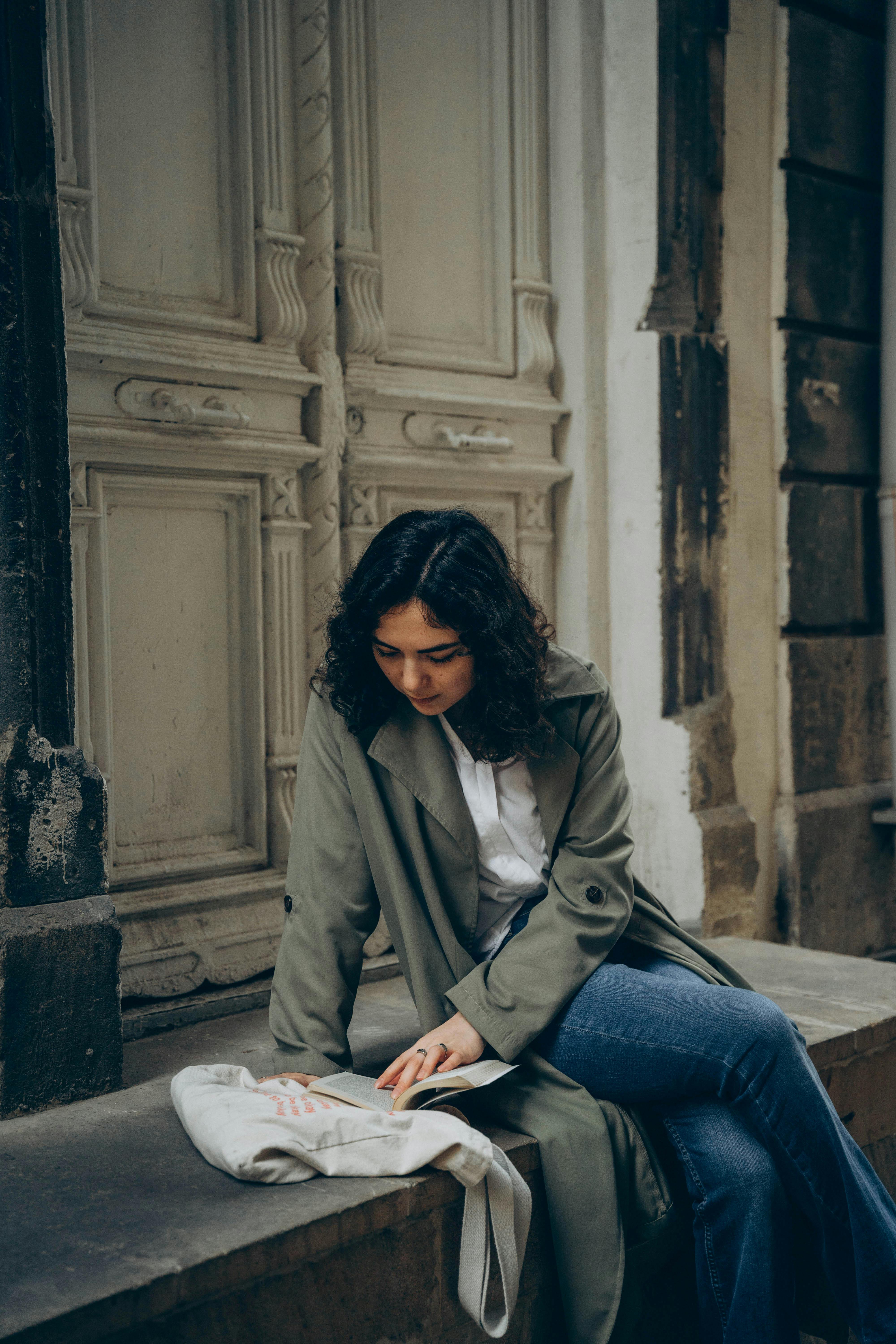 Une femme assise | Source : Pexels