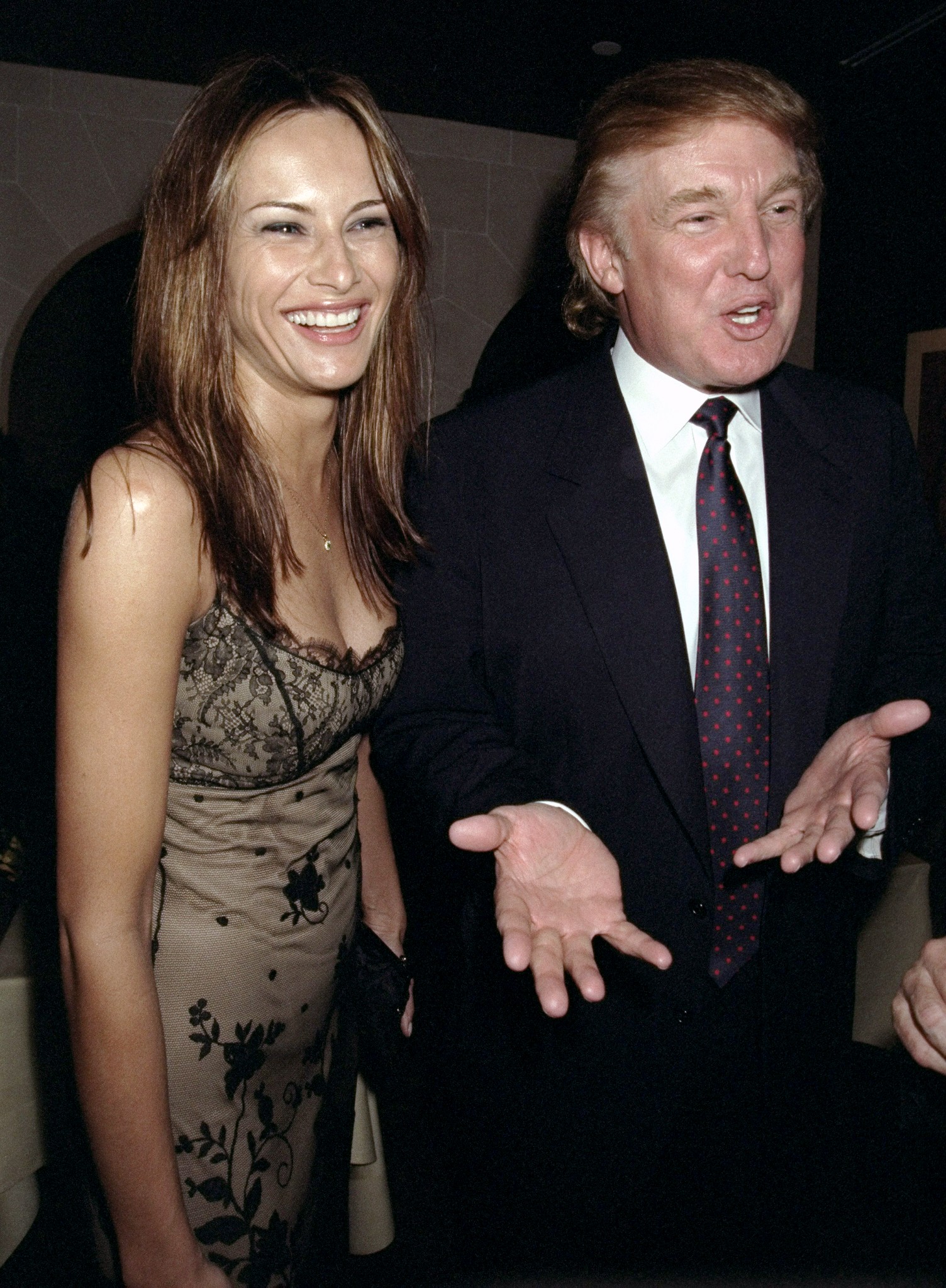 Melania et Donald Trump à la soirée de lancement du MetroGuide le 3 février 1999. | Source : Getty Images