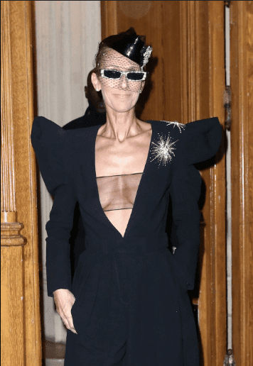 Céline Dion en route pour les Folies Bergère à Paris le 25 janvier 2019 | Youtube/ Paris Popular