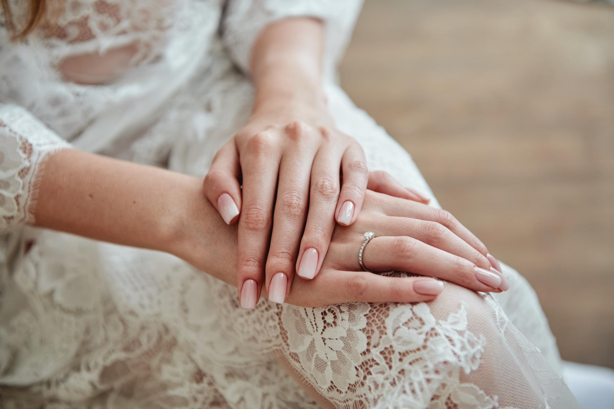 Les mains d'une femme | Source : Getty Images