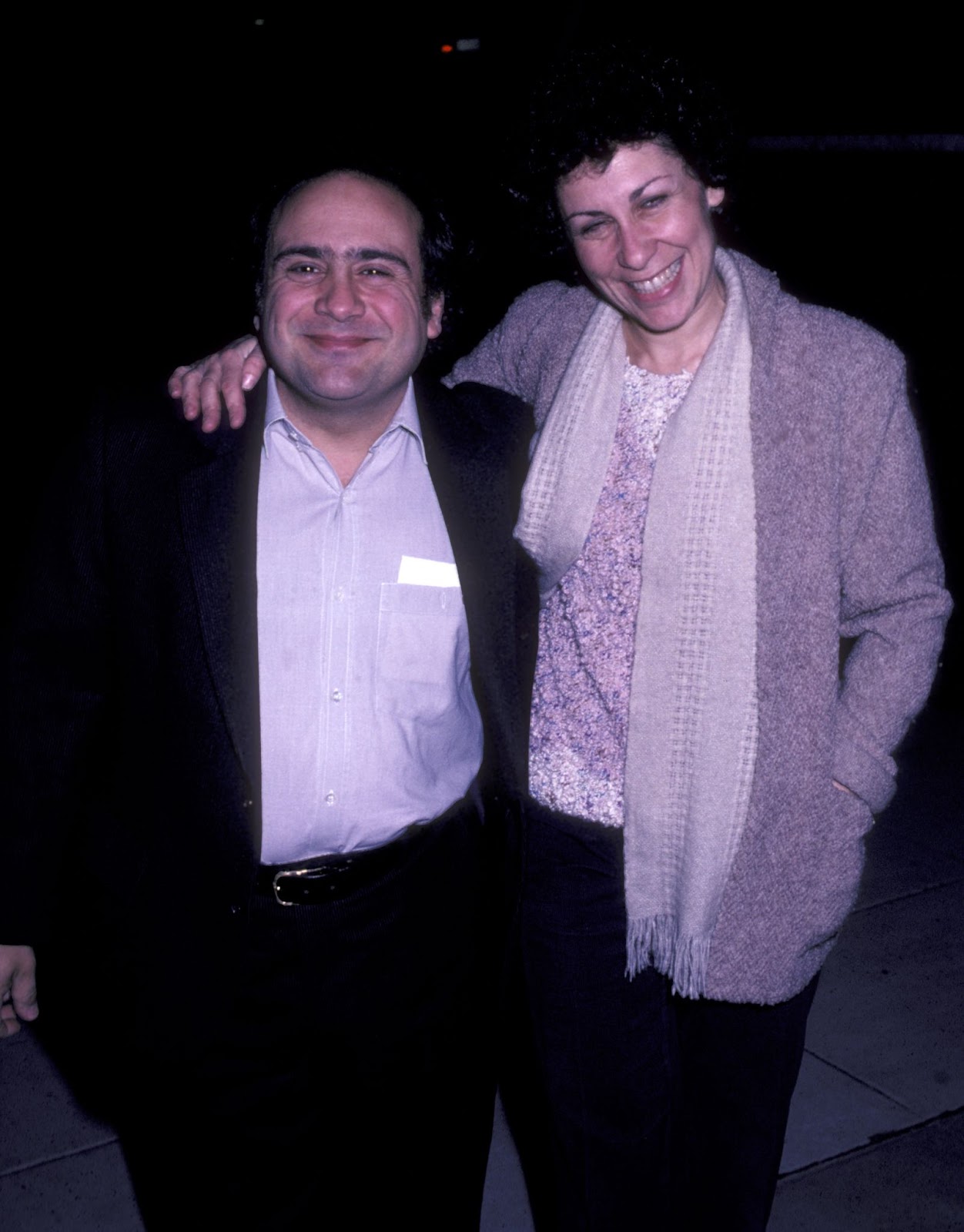 Danny DeVito et Rhea Perlman à la première de "Don't Cry, It's Only Thunder" le 14 janvier 1982 à Beverly Hills, Californie. | Source : Getty Images