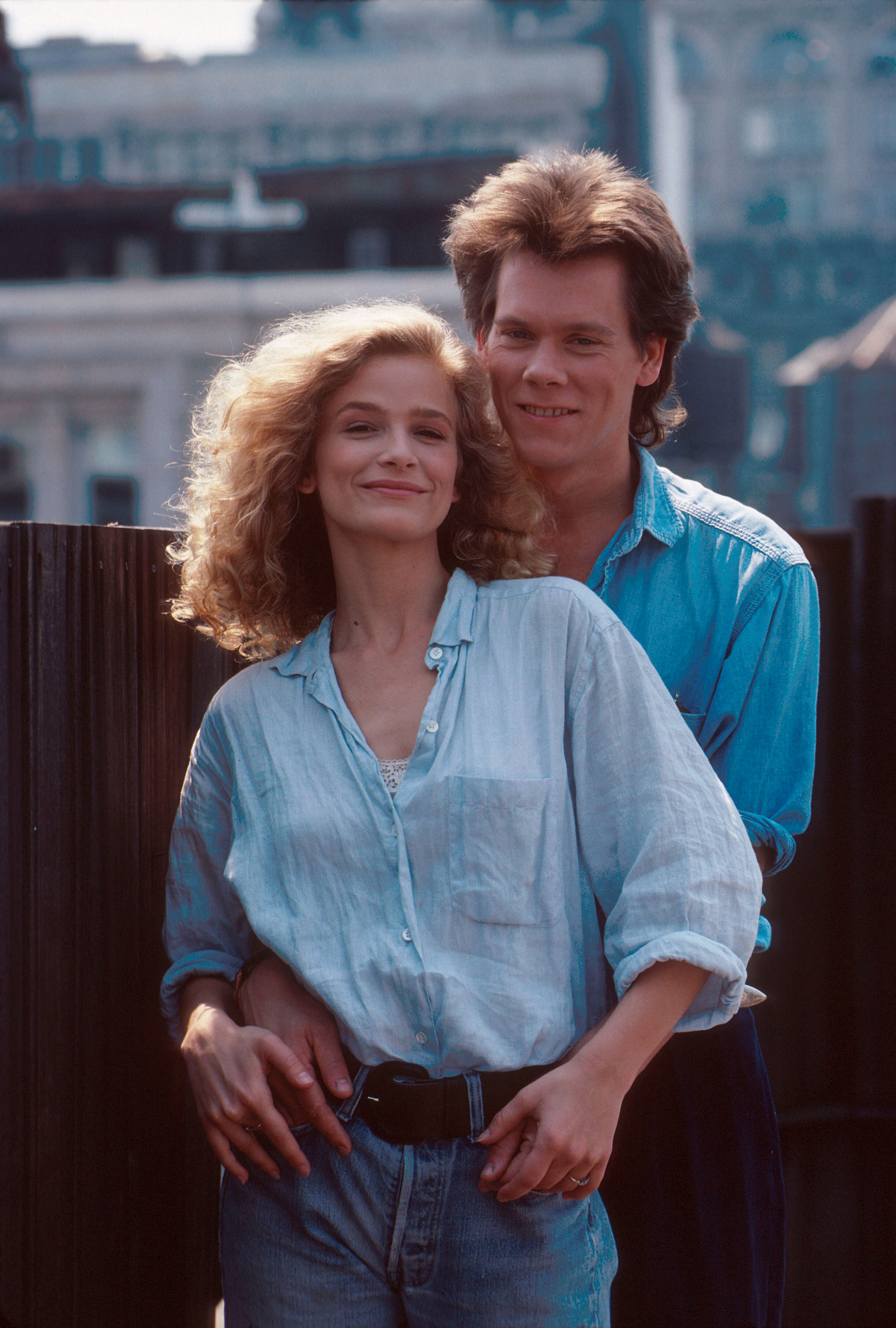 Kevin Bacon avec Kyra Sedgwick en séance photo à New York en 1988 | Getty Images