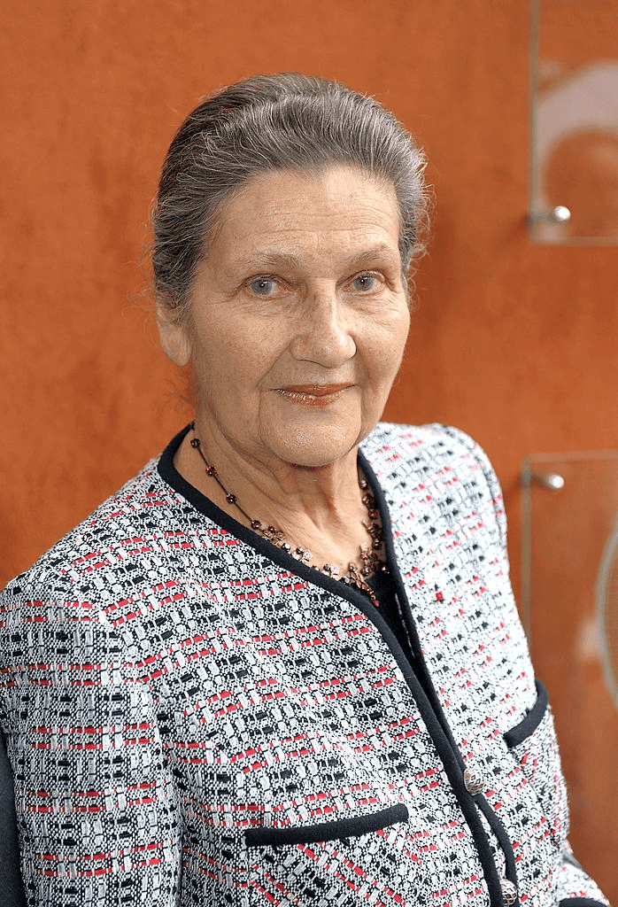 PARIS - 07 juin : L'ancienne ministre Simone Veil assiste à l'Open de France 2009 au Stade Roland Garros le 7 juin 2009 à Paris, France. | Photo : Getty Images