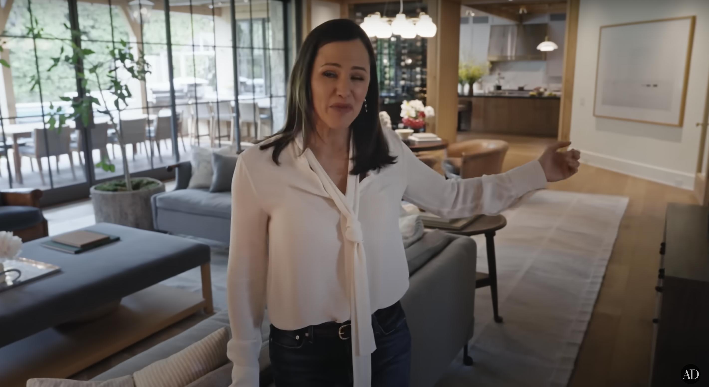 Jennifer Garner fait visiter sa ferme de Los Angeles, datée du 3 septembre 2024 | Source : YouTube/@Archdigest