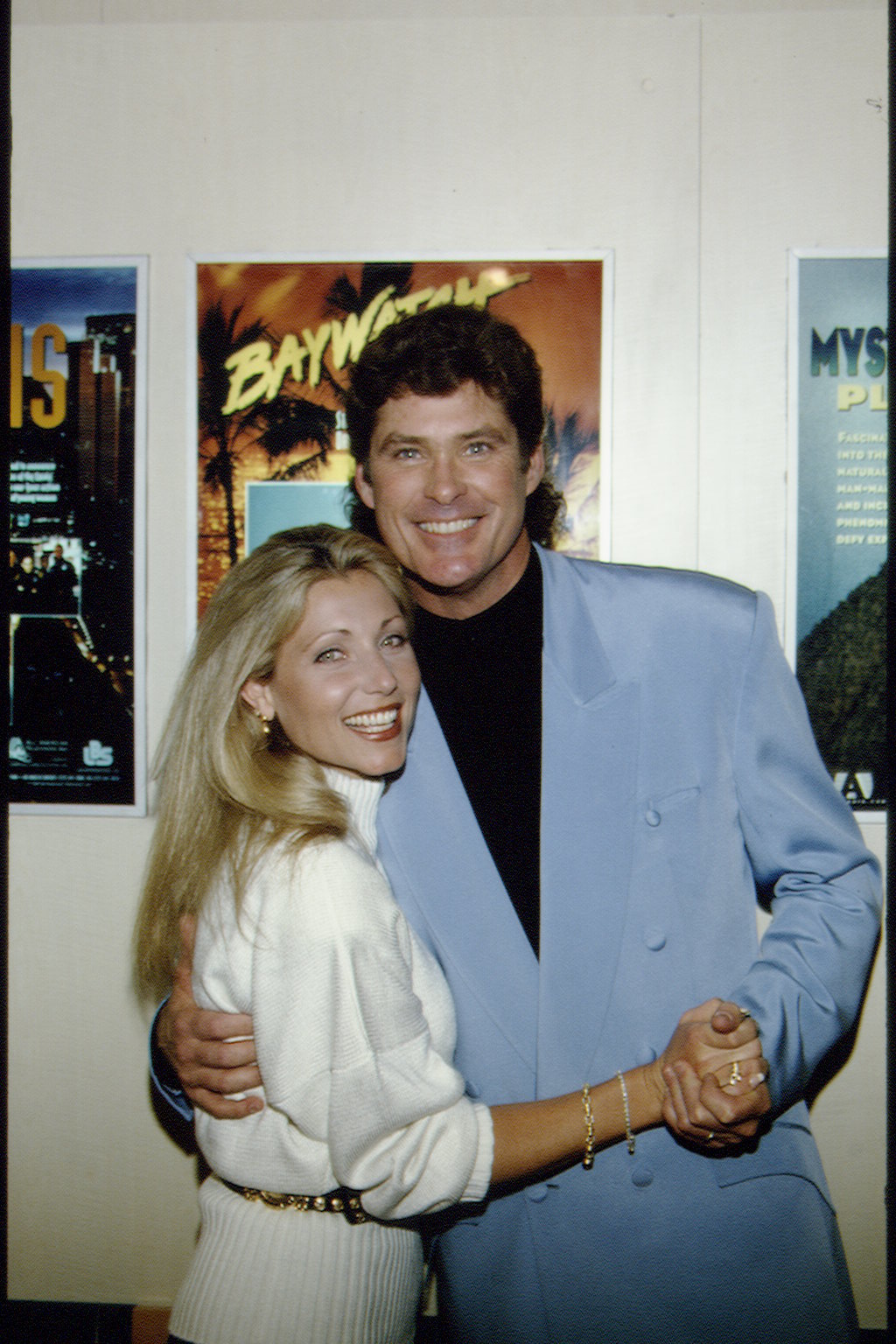 Pamela Bach-Hasselhoff et David Hasselhoff sont photographiés le 1er avril 1994 | Source : Getty Images