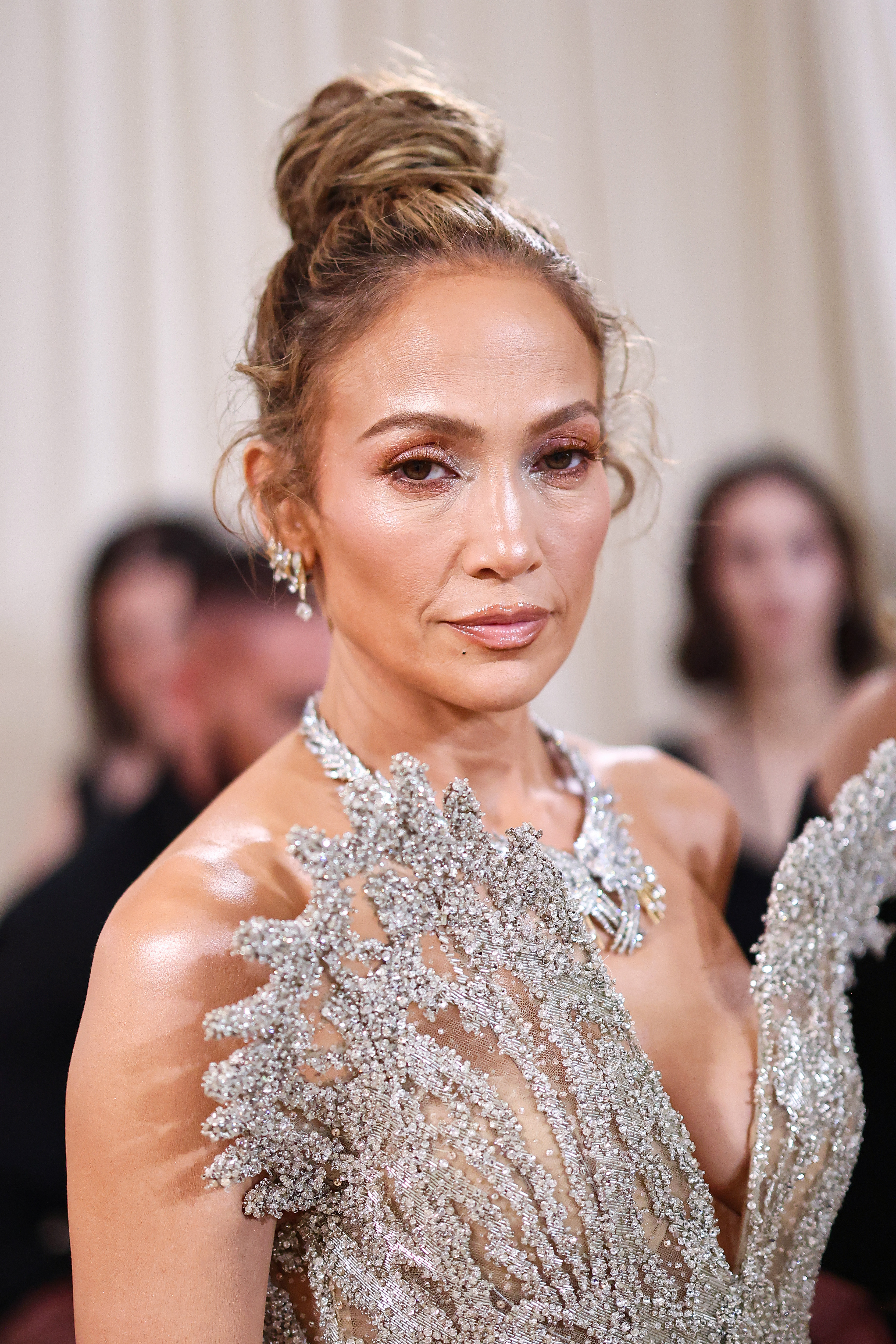 Jennifer Lopez assiste au gala du Met célébrant les "Sleeping Beauties : Reawakening Fashion" à New York, le 6 mai 2024. | Source : Getty Images