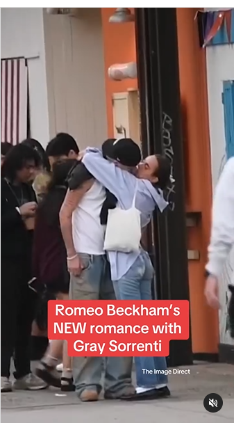 Romeo Beckham et Gray Sorrenti lors de leur première apparition publique en tant que couple à New York, extrait d'un post daté du 16 octobre 2024 | Source : Instagram/dailymail/