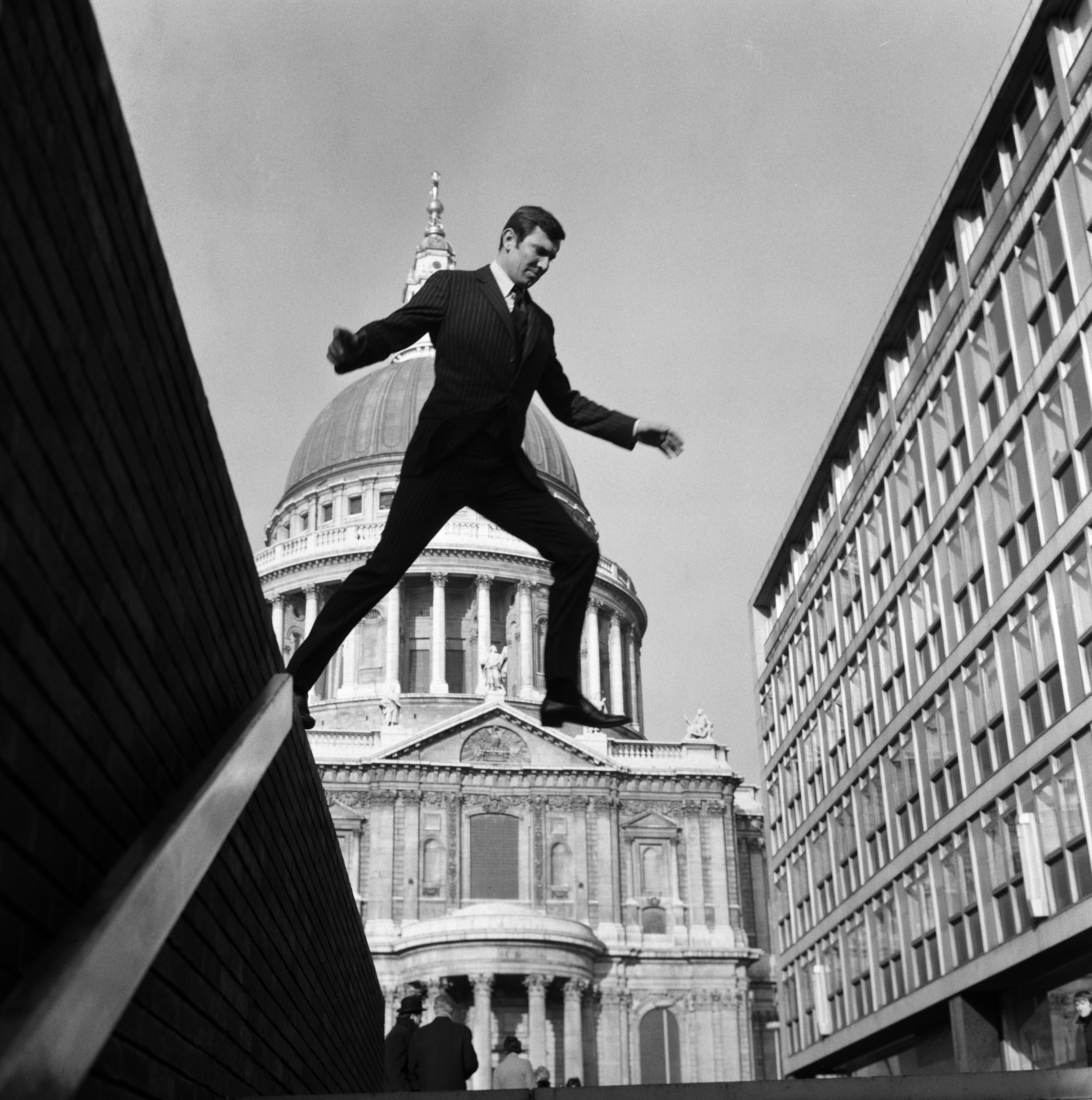 L'acteur incarnant James Bond dans le film "Au service secret de Sa Majesté" en 1969 | Source : Getty Images