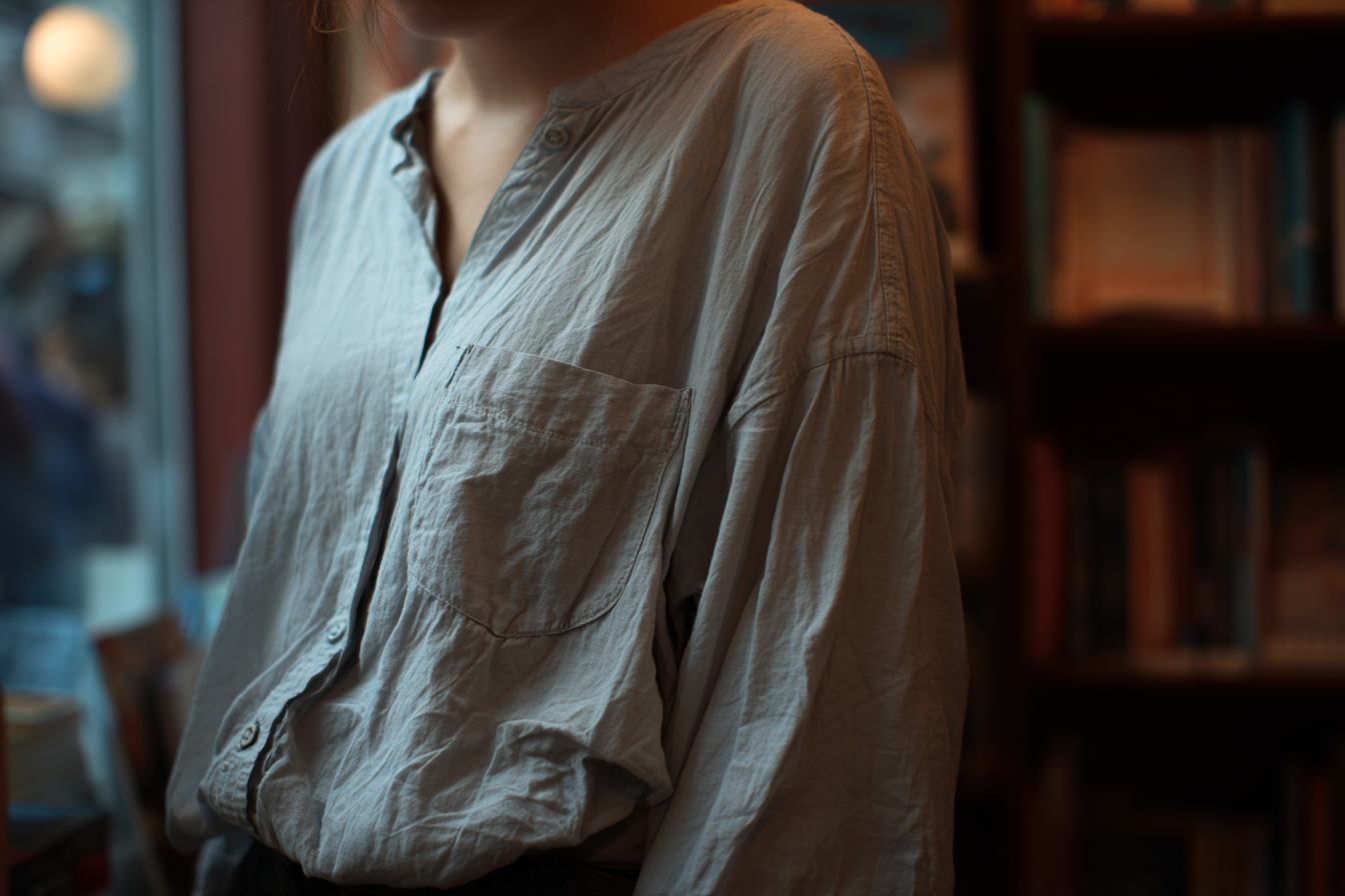 Une femme portant des vêtements amples | Source : Midjourney