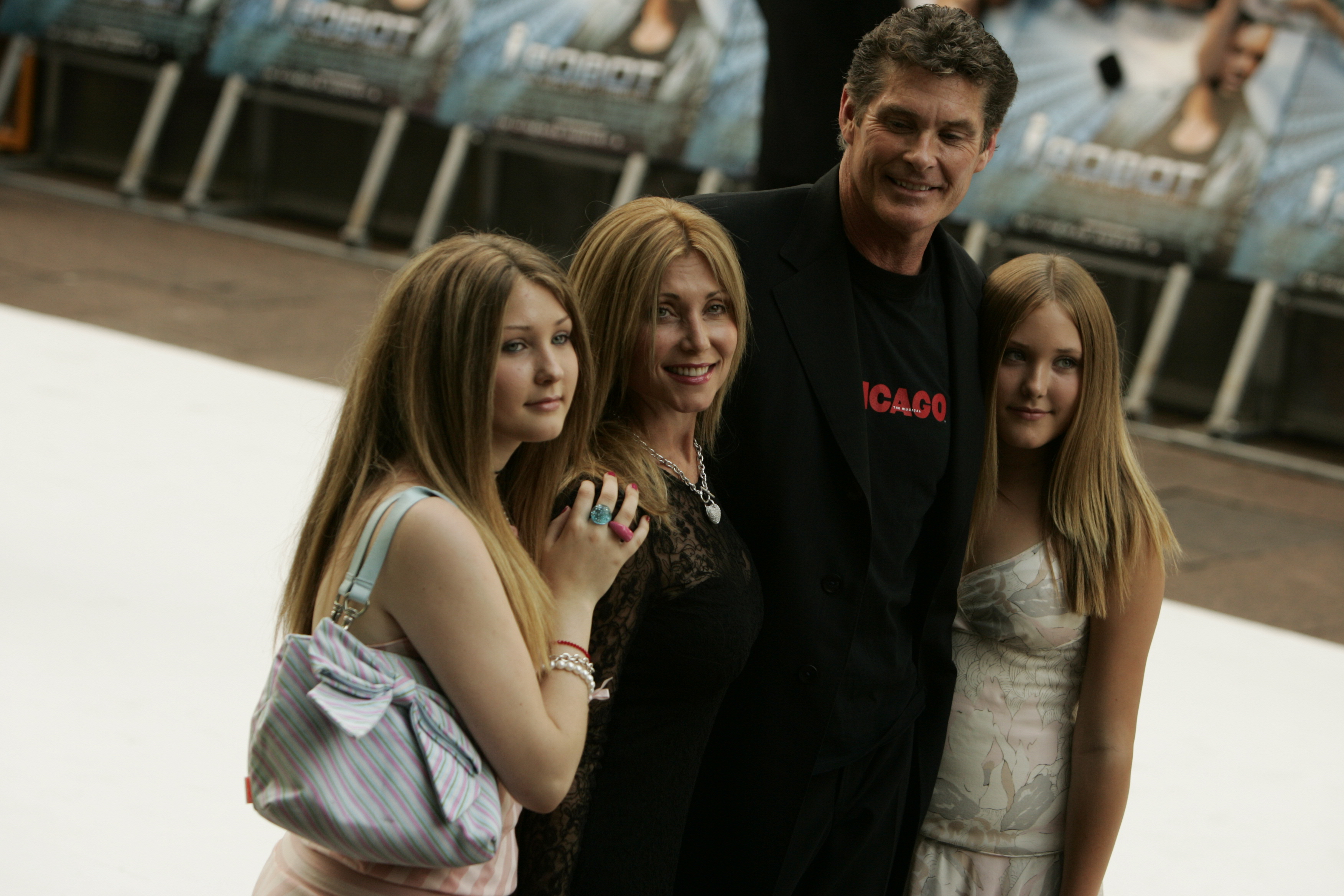 David Hasselhoff avec Pamela Bach et leurs filles Taylor et Hayley photographiés le 4 août 2004 | Source : Getty Images