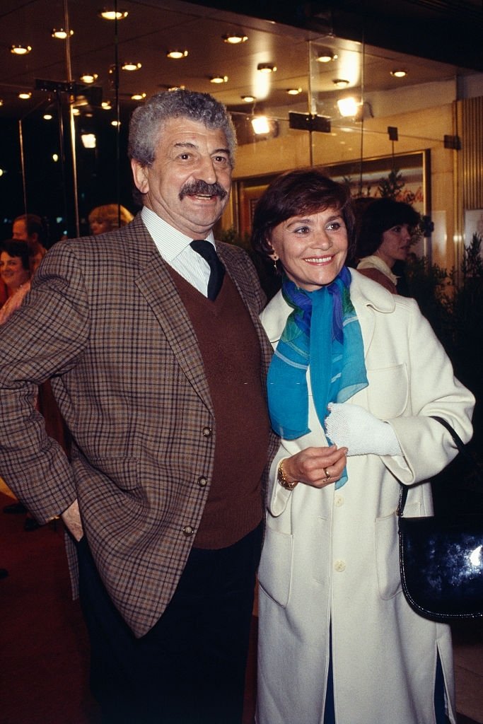 L'acteur français Yves Robert et son épouse Danièle Delorme. | Photo : Getty Images