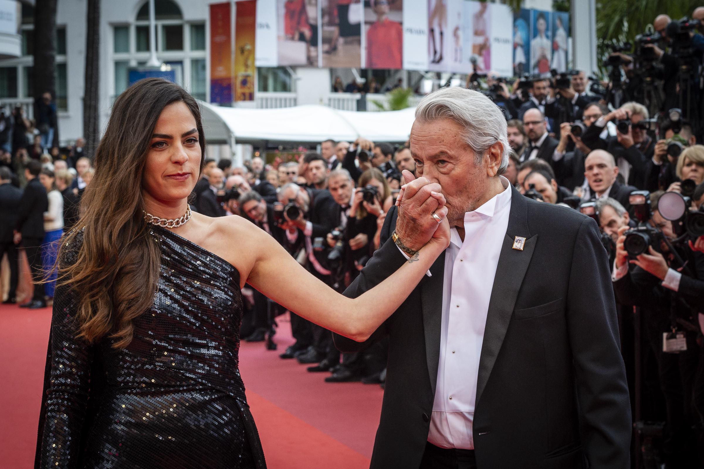 Anouchka et Alain Delon lors de la projection de "Une Vie Cachée" lors de la 72e édition du Festival de Cannes, le 19 mai 2019. | Source : Getty Images