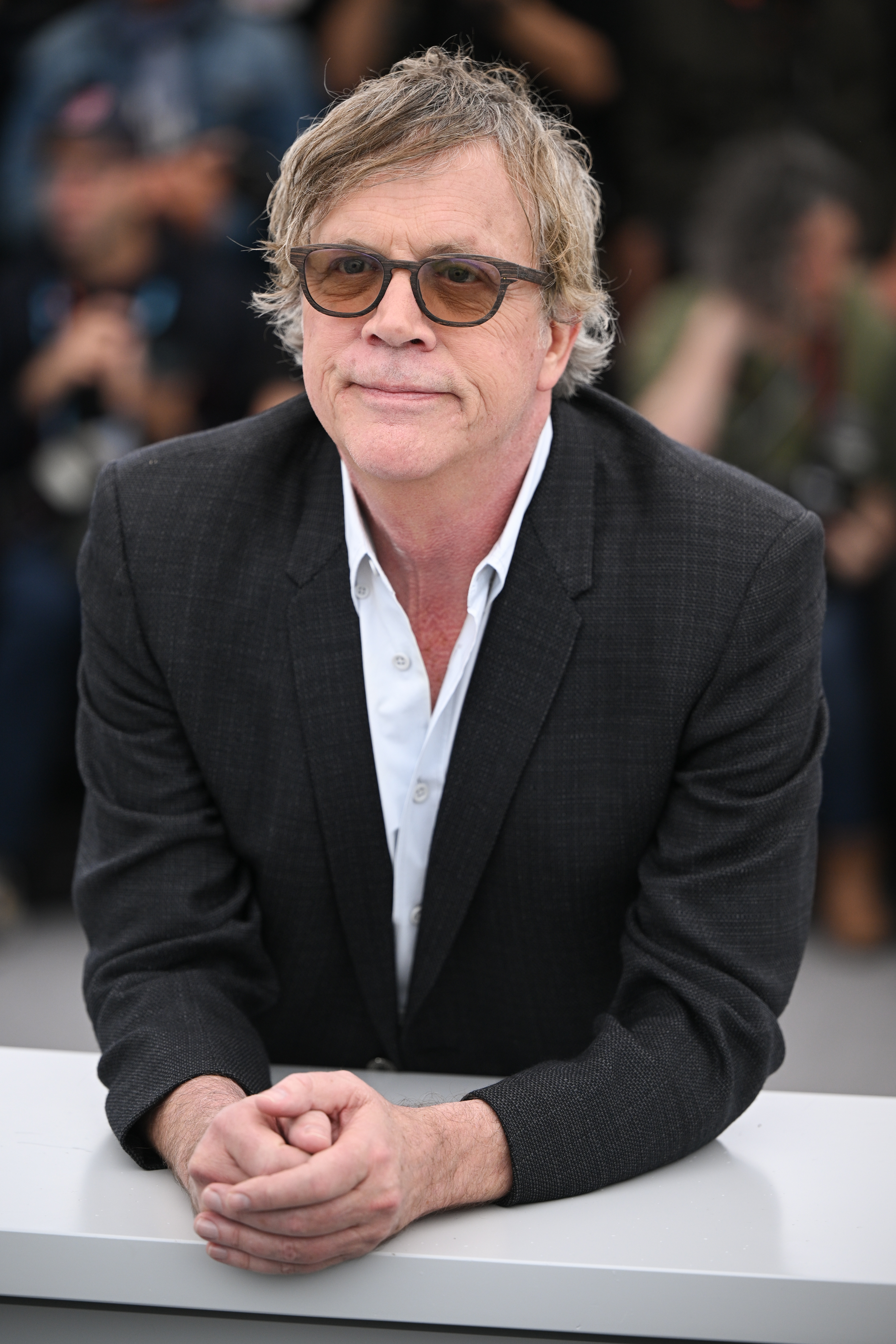 Todd Haynes assiste au photocall de "May December" lors de la 76e édition du festival de Cannes, le 21 mai 2023, à Cannes, en France. | Source : Getty Images