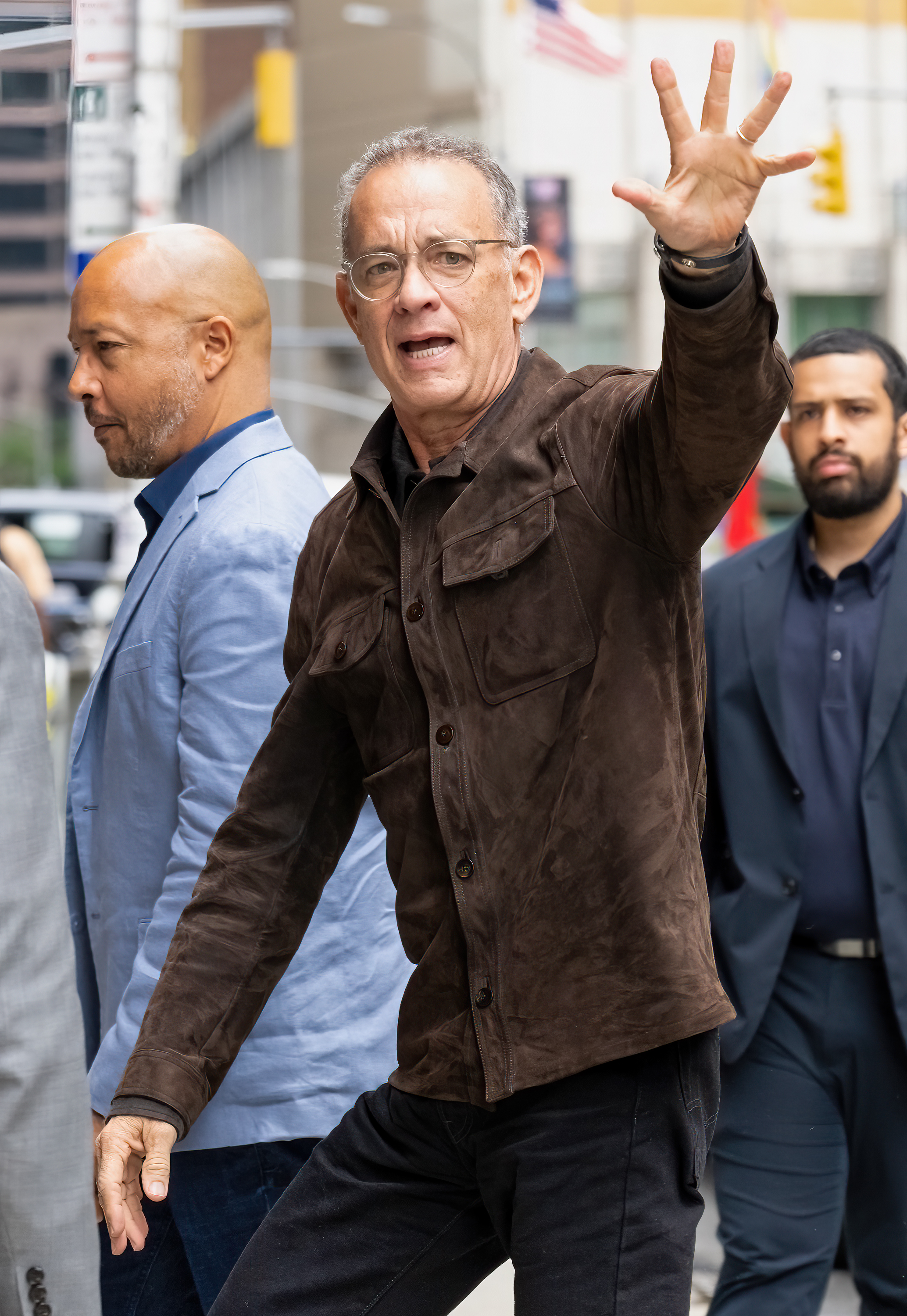 Tom Hanks arrive au "Late Show With Stephen Colbert" le 16 juin 2022 à New York | Source: Getty Images