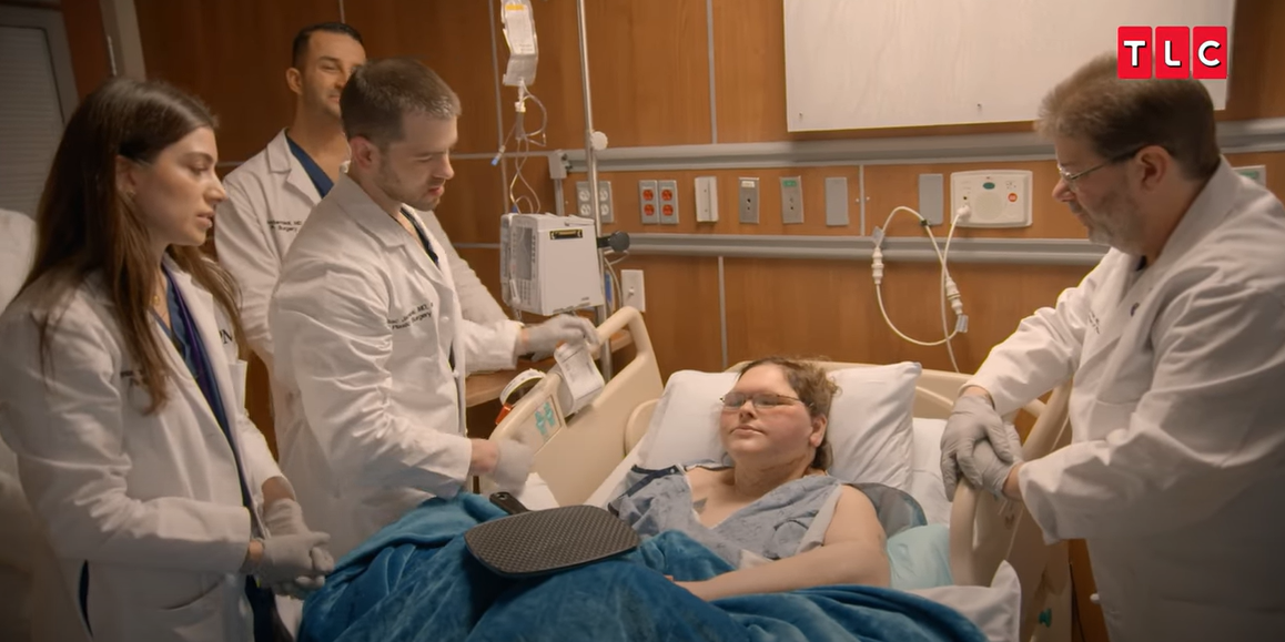 Tammy Slaton sur le lit d'hôpital après son opération, extrait d'un post vidéo daté du 6 juin 2025 | Source : YouTube/TLC