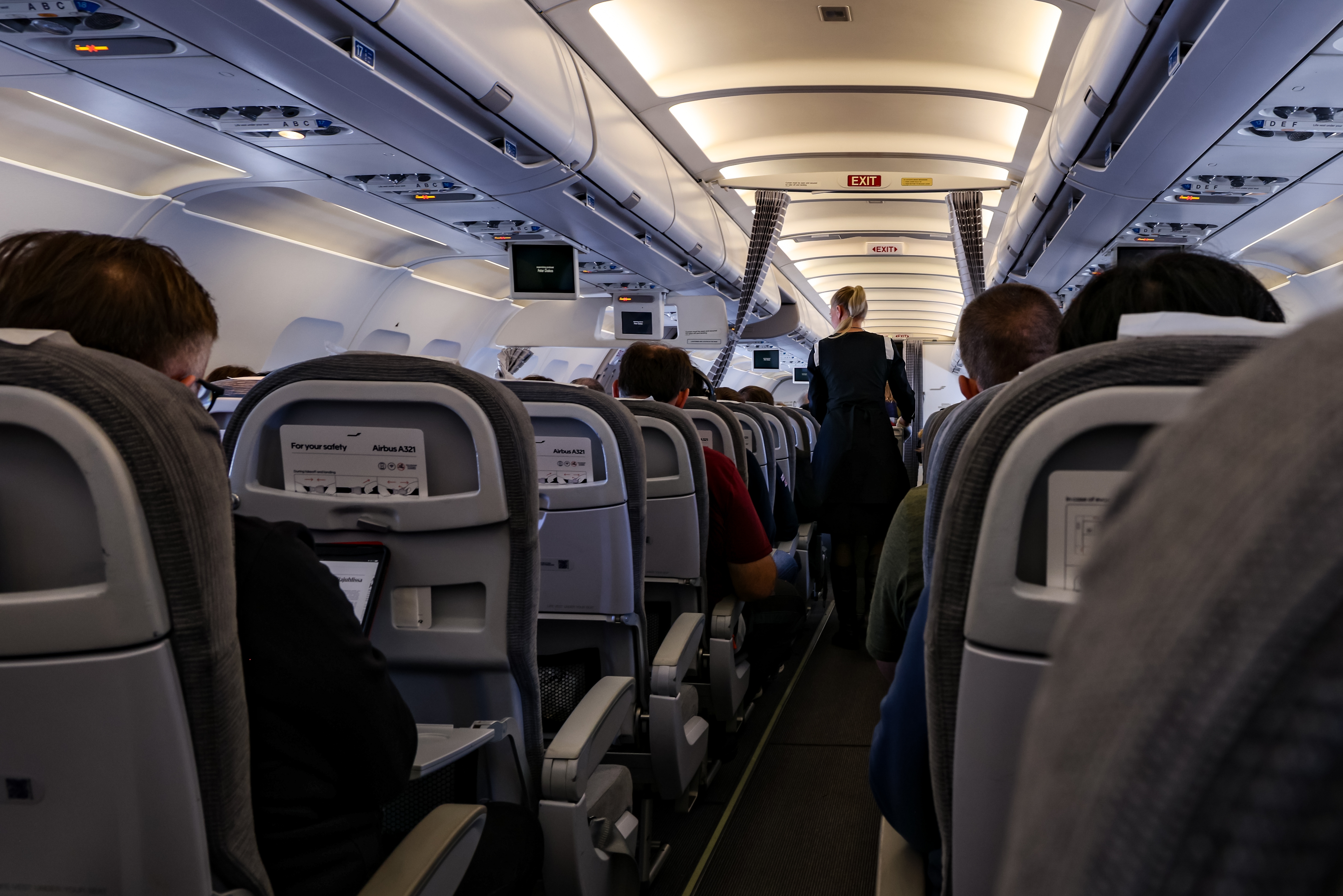 Un avion avec des passagers | Source : Shutterstock