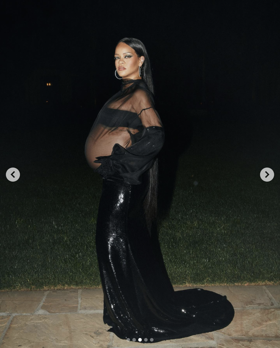 Rihanna lorsqu'elle était enceinte de son deuxième enfant, publié en mars 2022 | Source : instagram/badgalriri