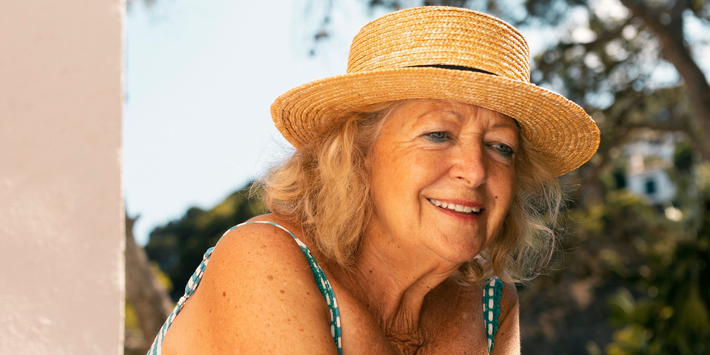 Une dame d'un certain âge en maillot de bain | Source : Magnific