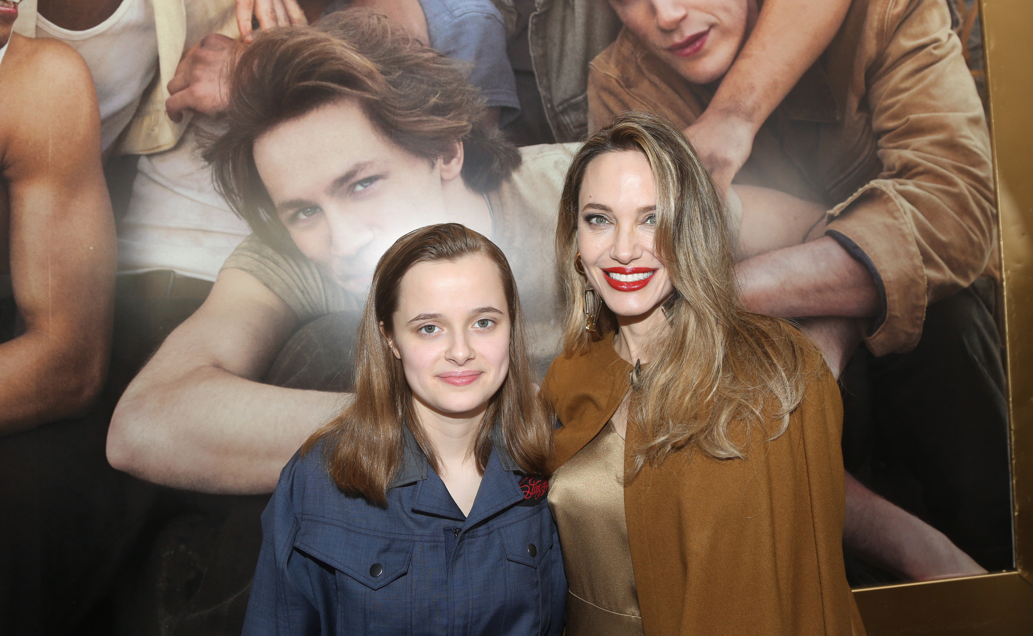 Vivienne Jolie-Pitt et Angelina Jolie assistent à la soirée d'ouverture de "The Outsiders" au théâtre Bernard B. Jacobs, le 11 avril 2024, à New York. | Source : Getty Images