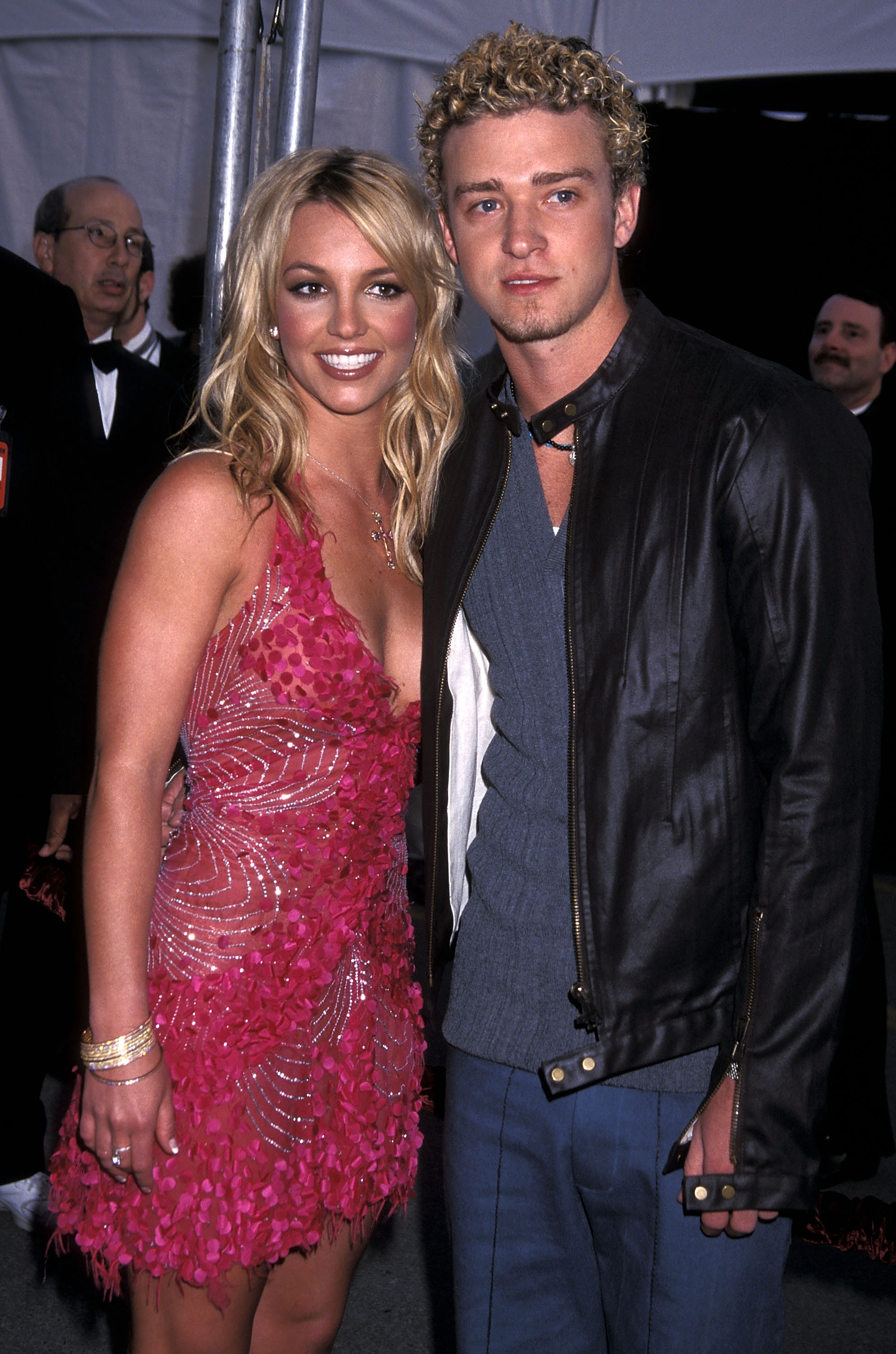 Britney Spears et Justin Timberlake lors de la 29e édition des American Music Awards à Los Angeles, Californie, le 9 janvier 2002 | Source : Getty Images